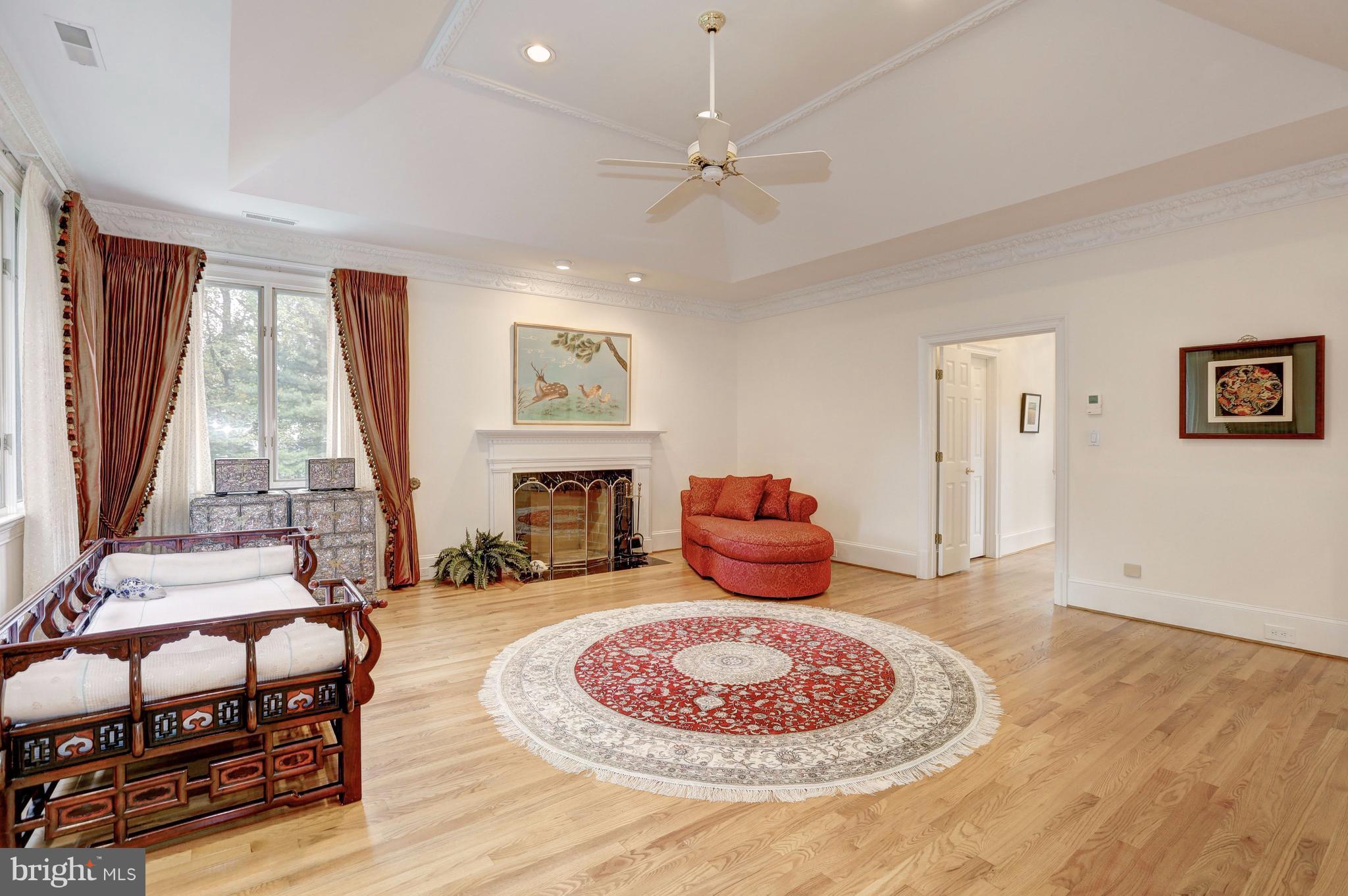 POTOMAC OUTSIDE - Residential