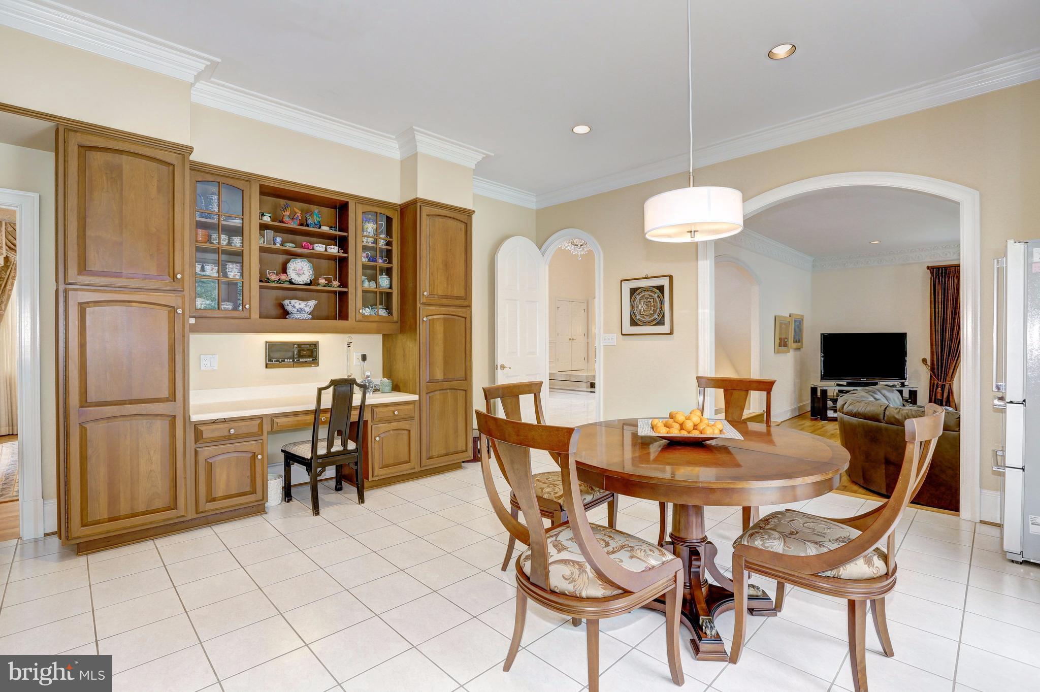 POTOMAC OUTSIDE - Residential