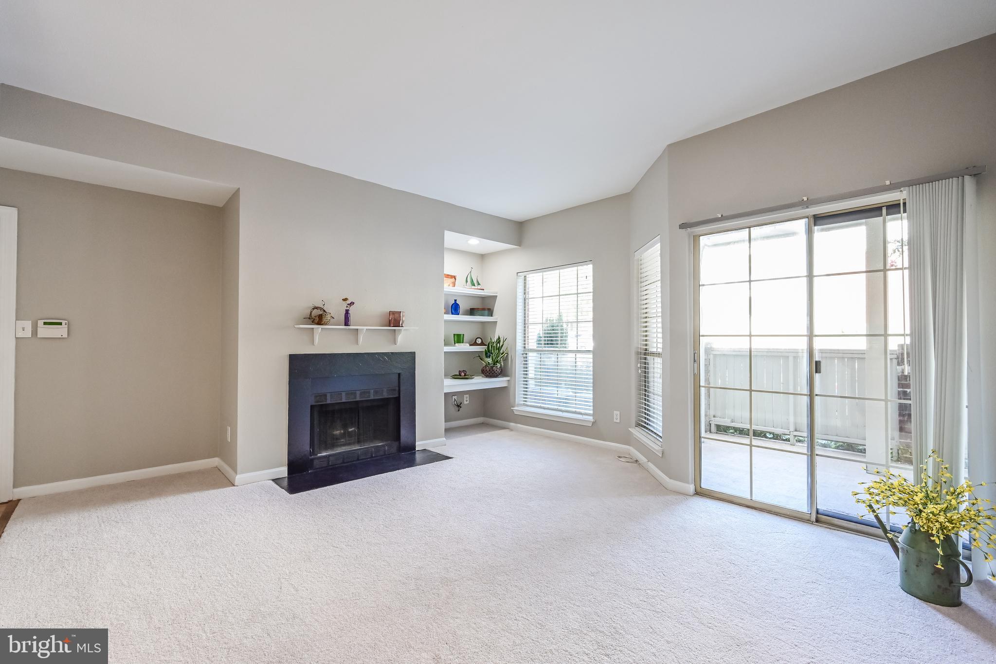 PENDERBROOK SQUARE CONDOMINIUMS - Residential Lease