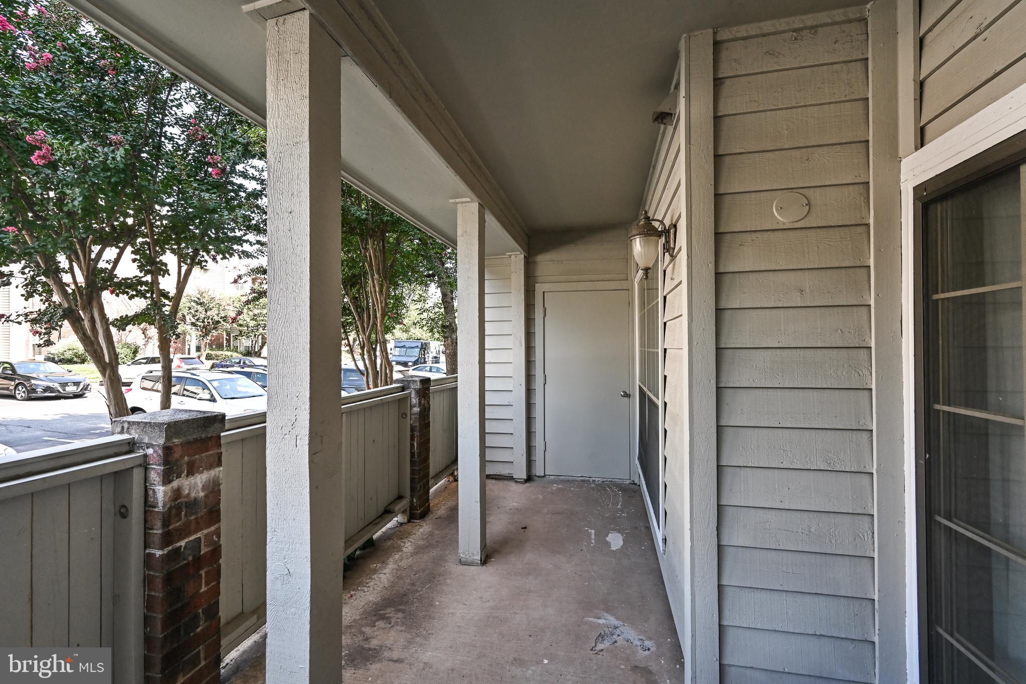 PENDERBROOK SQUARE CONDOMINIUMS - Residential Lease