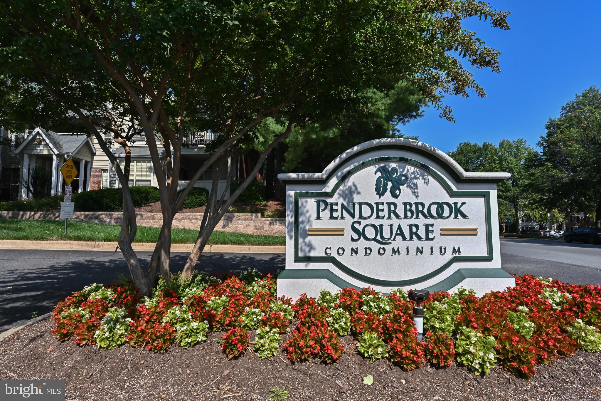 PENDERBROOK SQUARE CONDOMINIUMS - Residential Lease