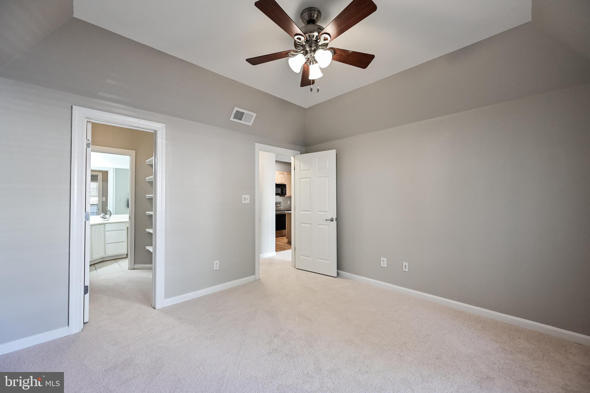 PENDERBROOK SQUARE CONDOMINIUMS - Residential Lease