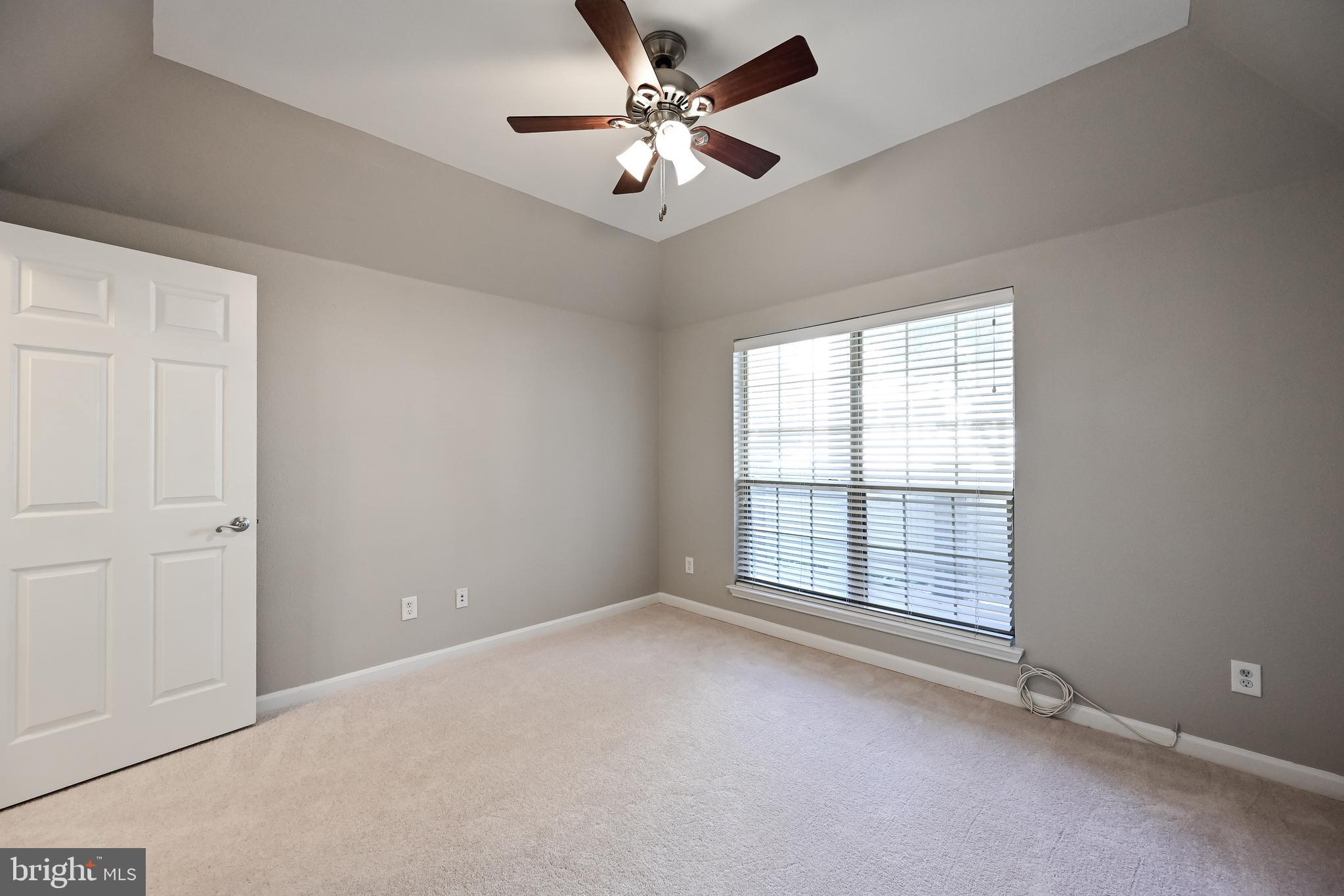 PENDERBROOK SQUARE CONDOMINIUMS - Residential Lease