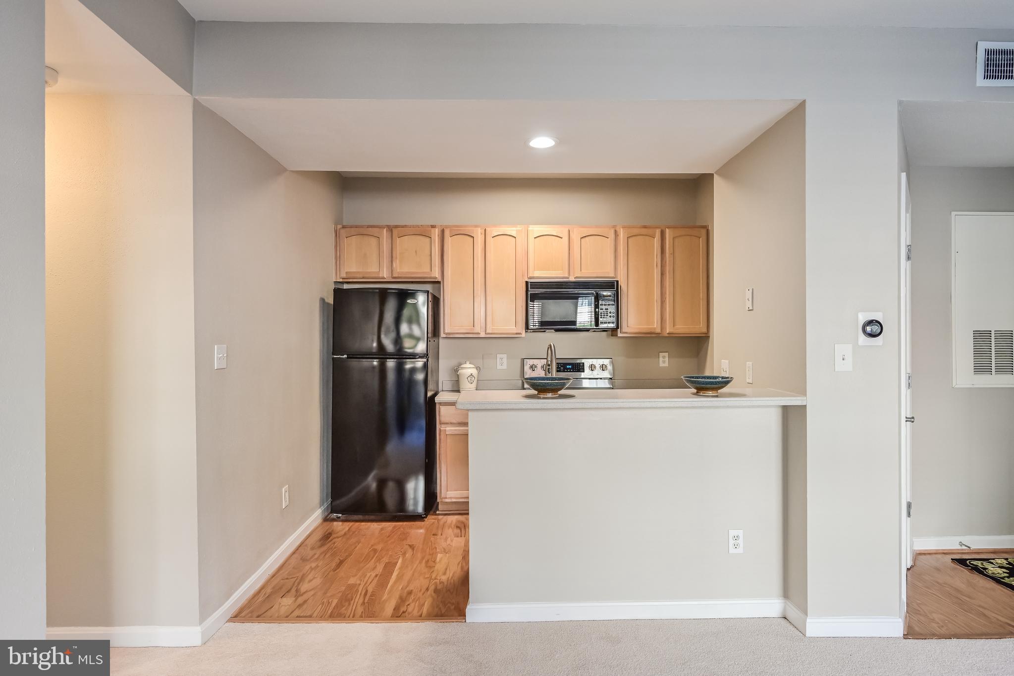 PENDERBROOK SQUARE CONDOMINIUMS - Residential Lease