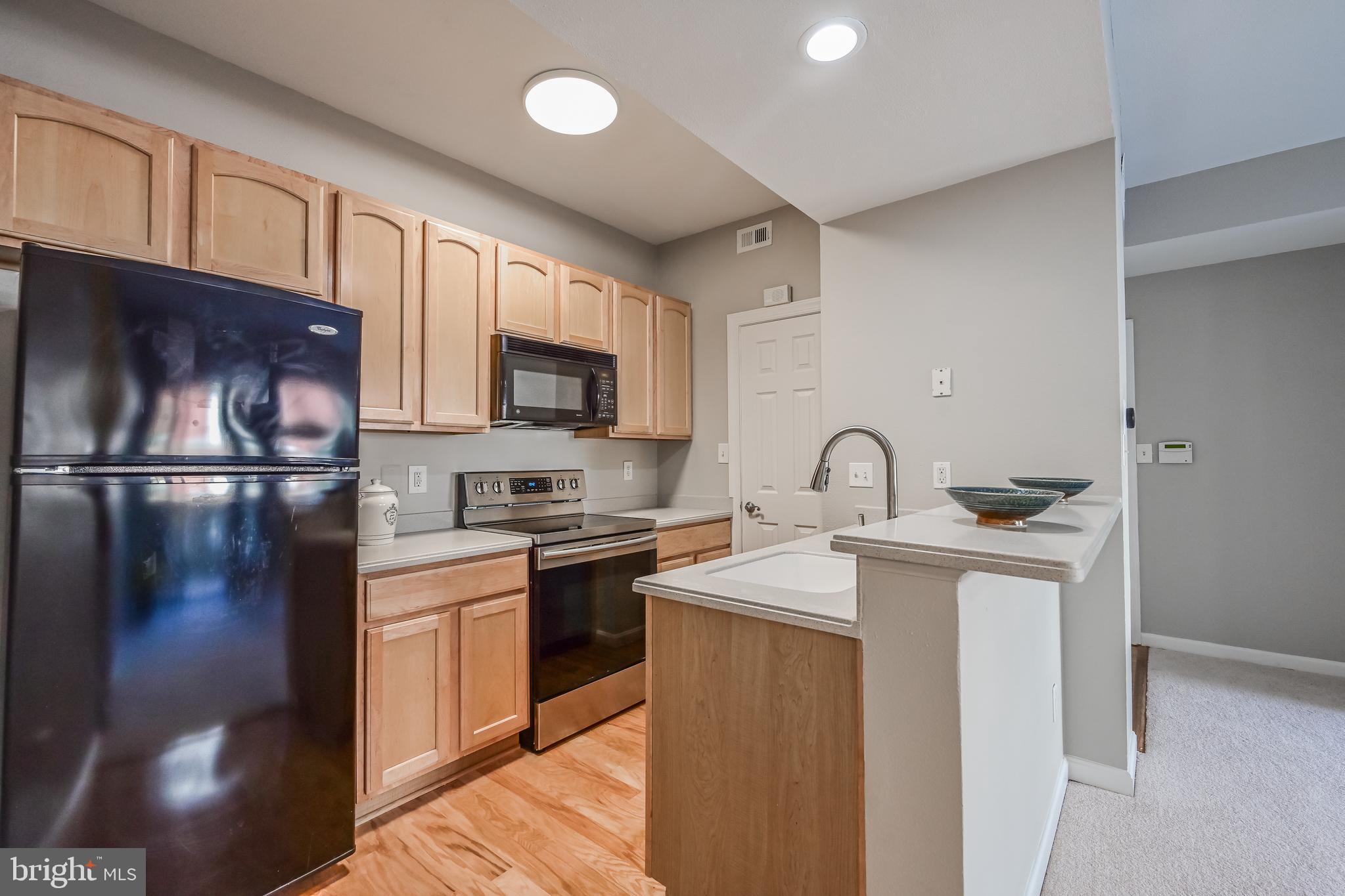 PENDERBROOK SQUARE CONDOMINIUMS - Residential Lease