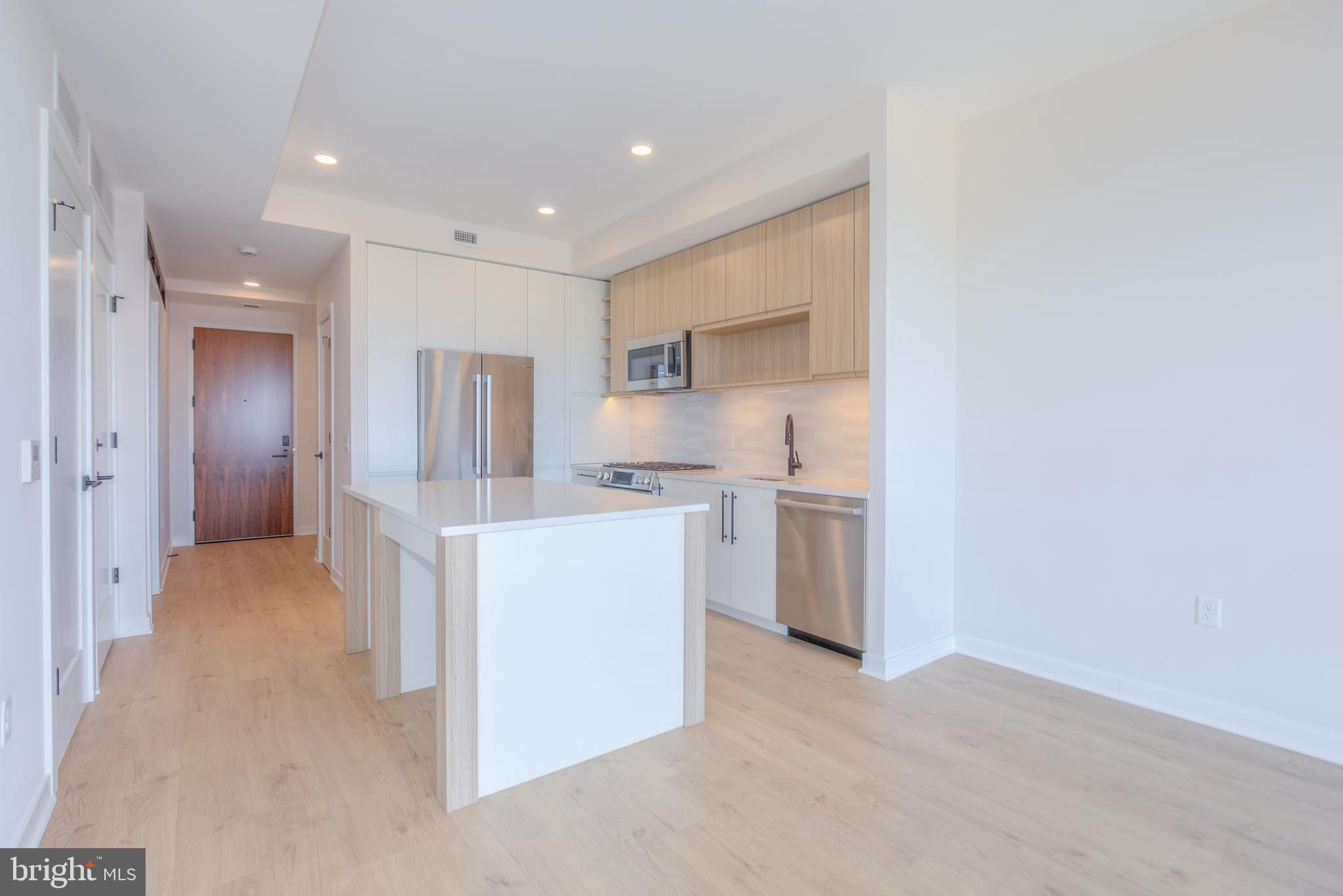 255 W. FALLS STATION BOULEVARD 809
