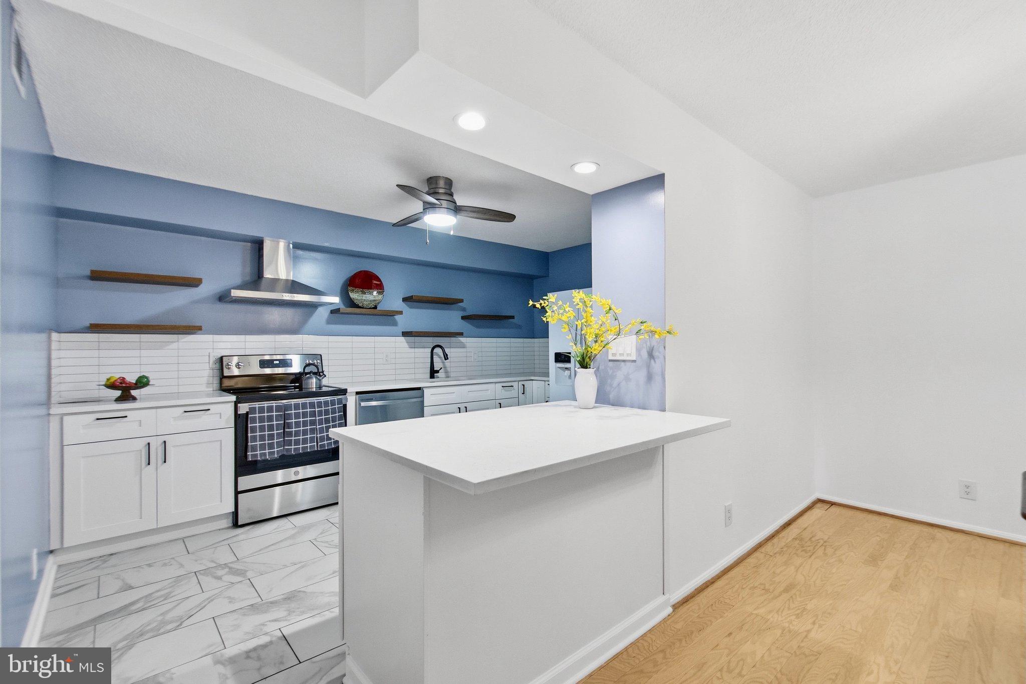 5902 MOUNT EAGLE DRIVE 209