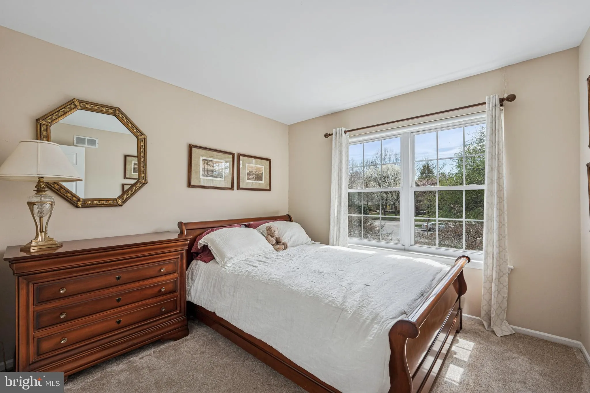 Chesterbrook, Pennsylvania 19087, United States, 4 Bedrooms Bedrooms, ,2 BathroomsBathrooms,Residential,Pending,103234