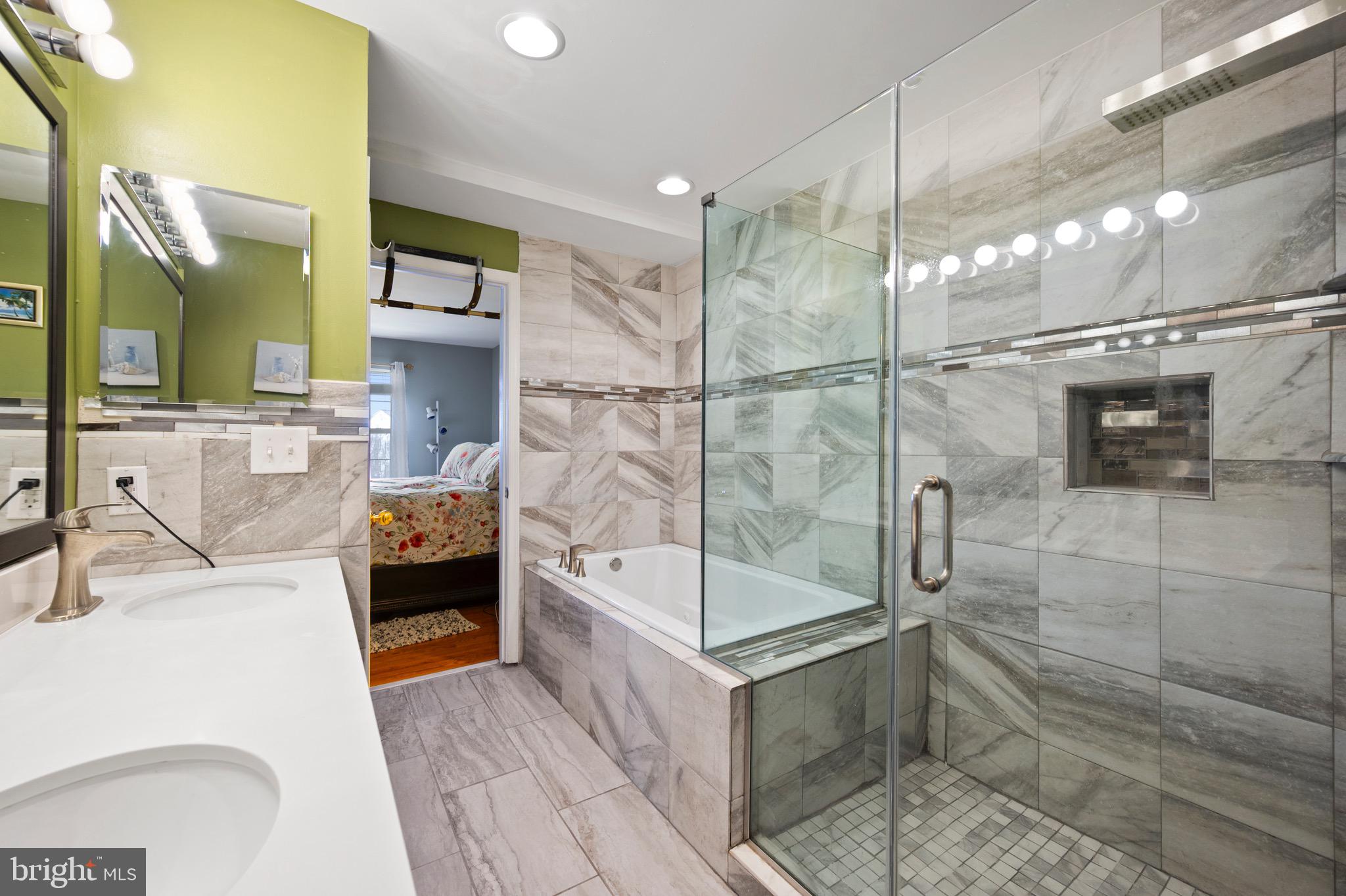 SEVEN OAKS - Residential