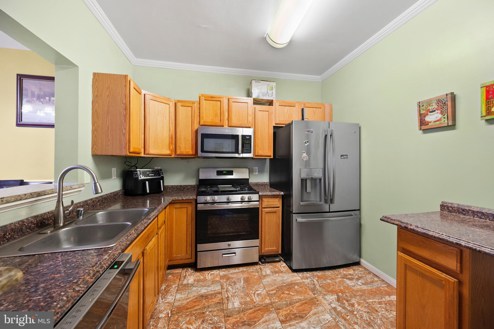 305 ASSEMBLY POINT COURT