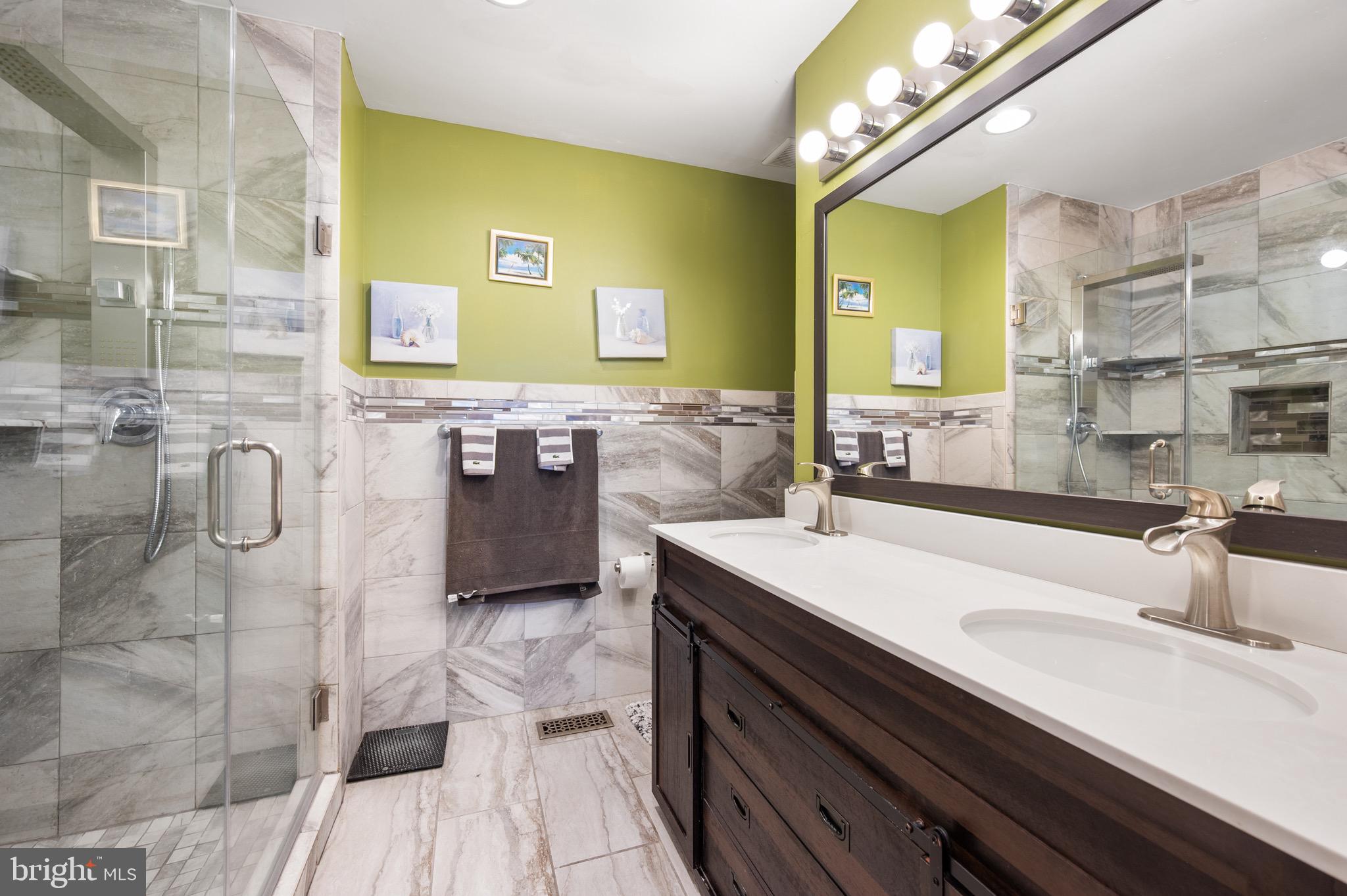 SEVEN OAKS - Residential