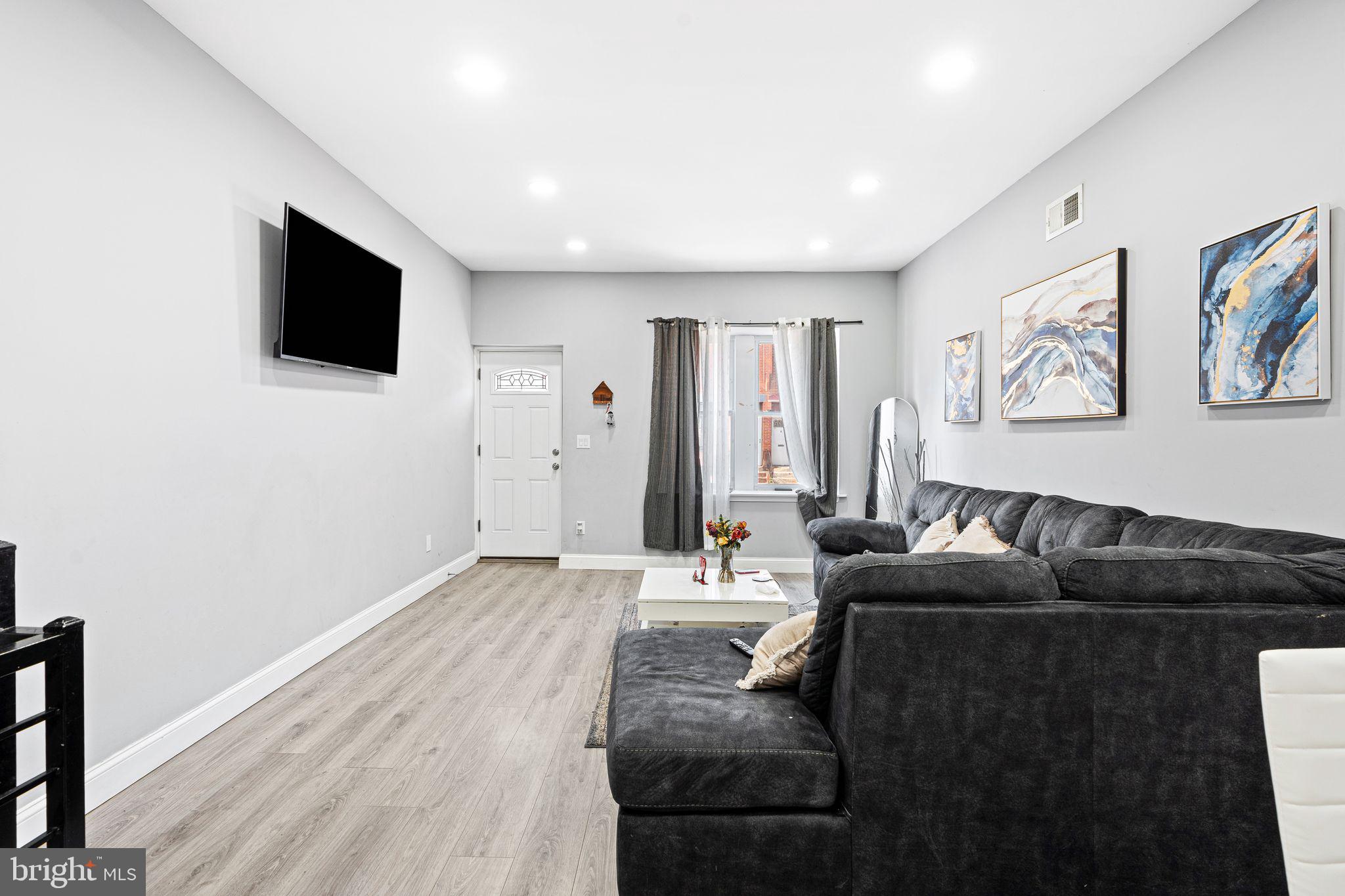 2944 W SUSQUEHANNA AVENUE