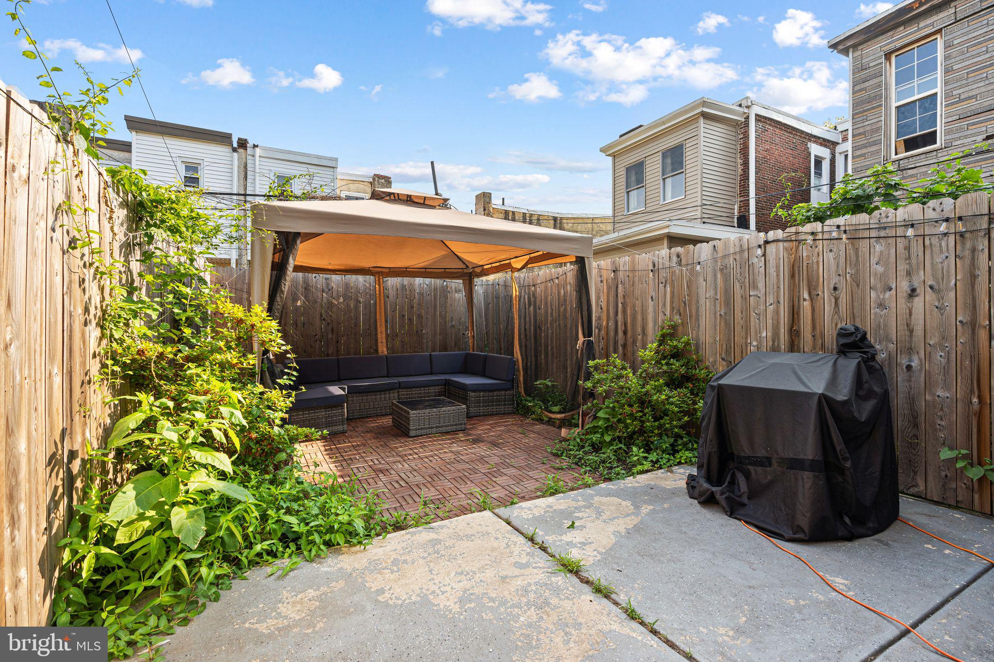 STRAWBERRY MANSION - Residential