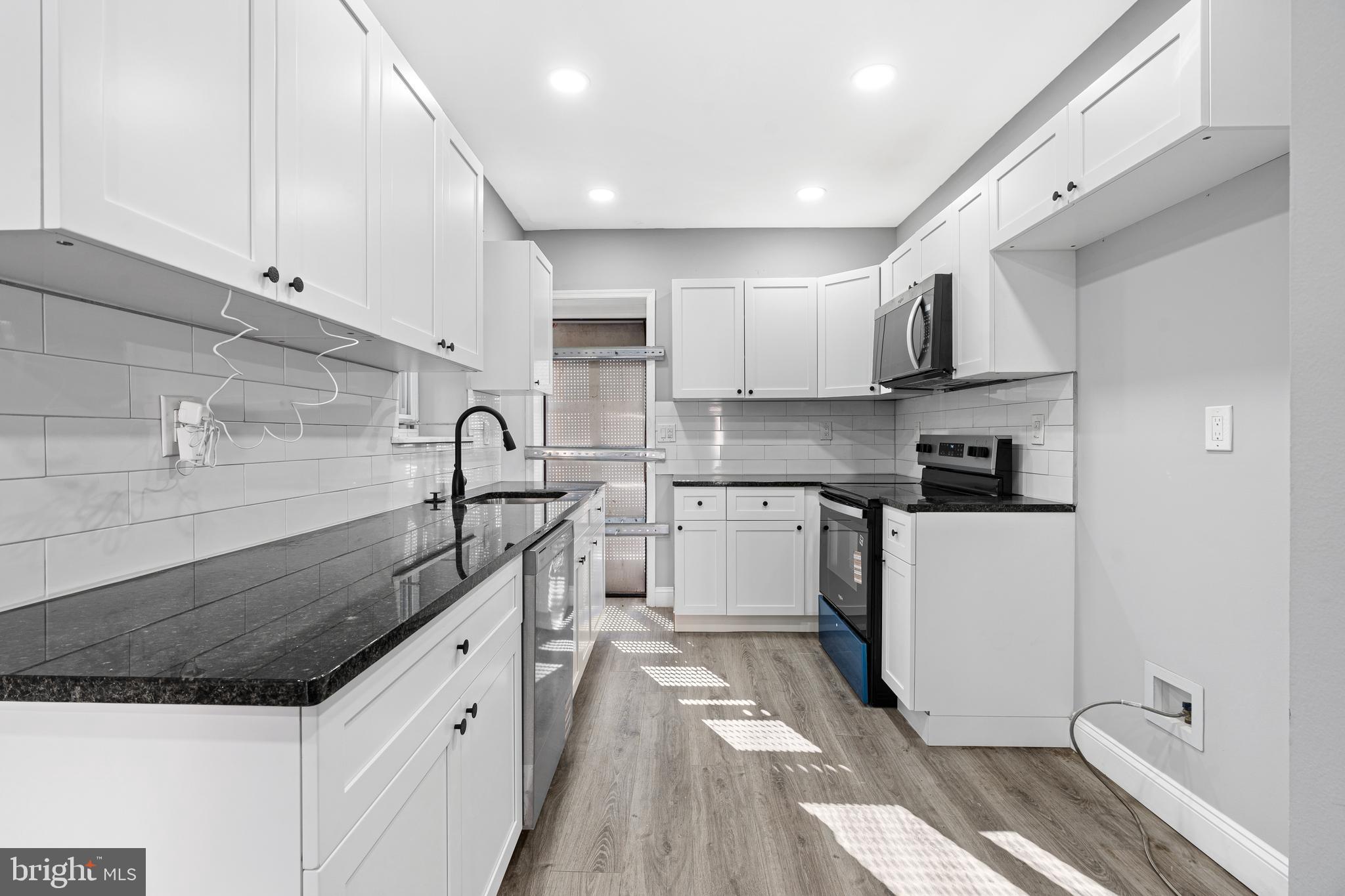 STRAWBERRY MANSION - Residential