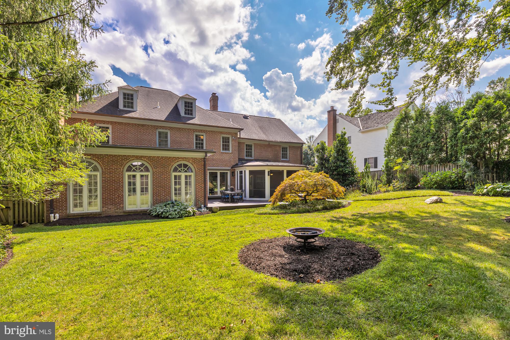 BRADLEY HILLS - Residential