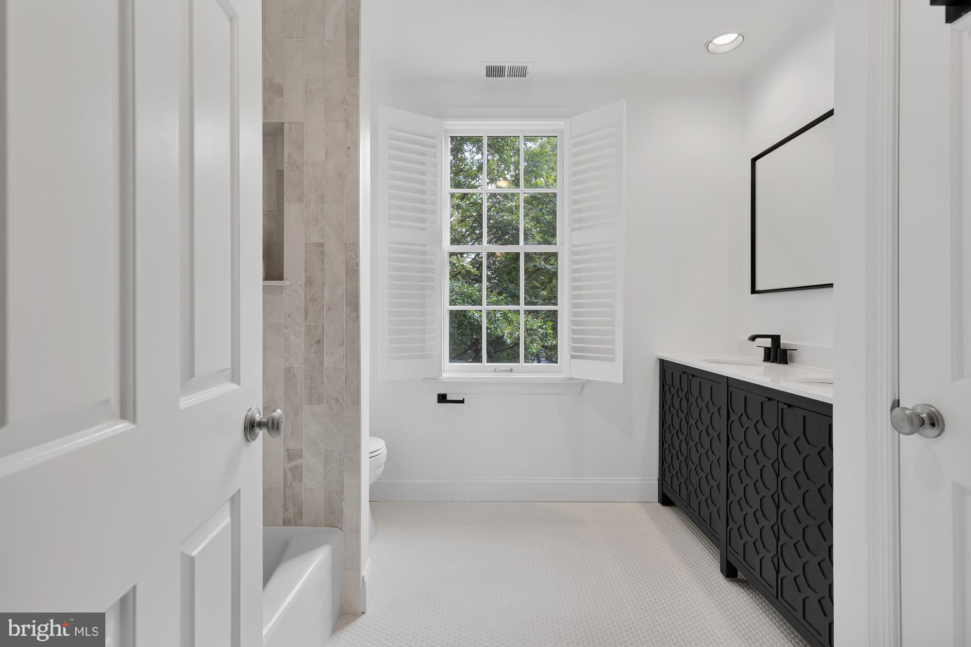 BRADLEY HILLS - Residential