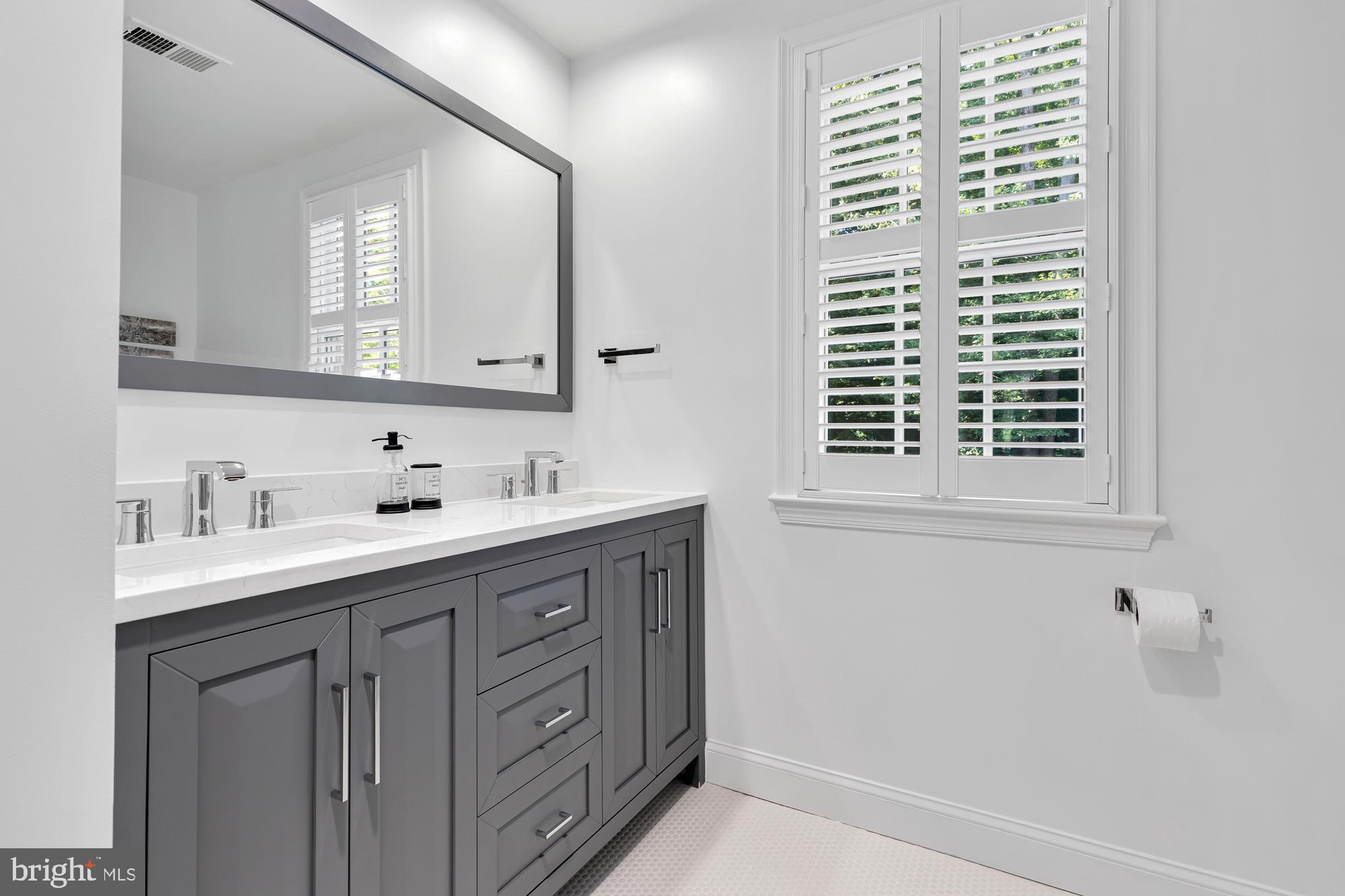 BRADLEY HILLS - Residential