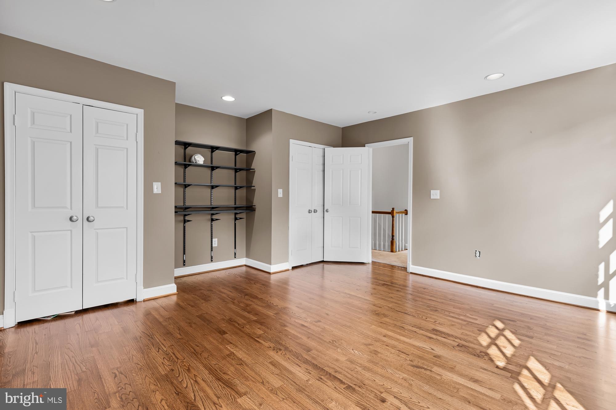 BRADLEY HILLS - Residential