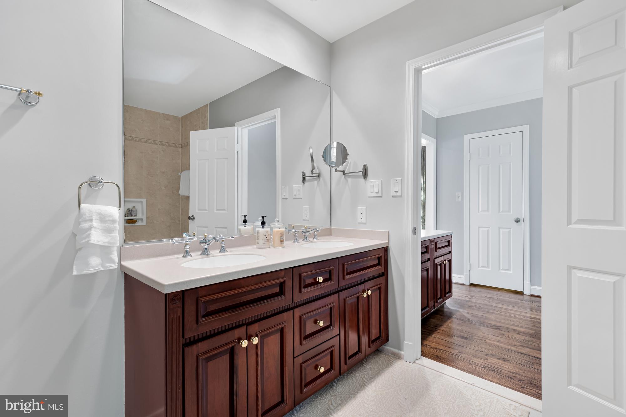 BRADLEY HILLS - Residential