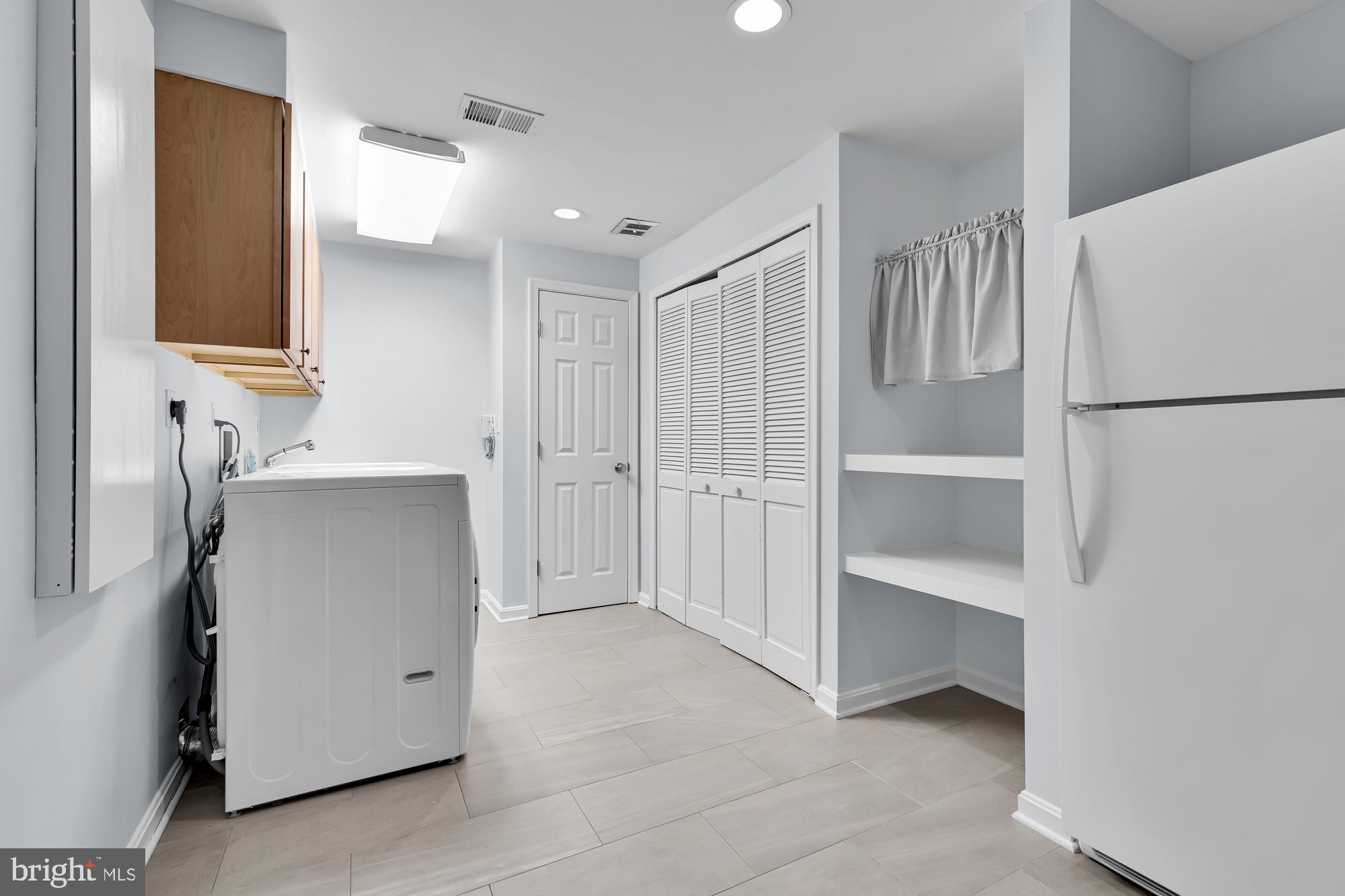 BRADLEY HILLS - Residential