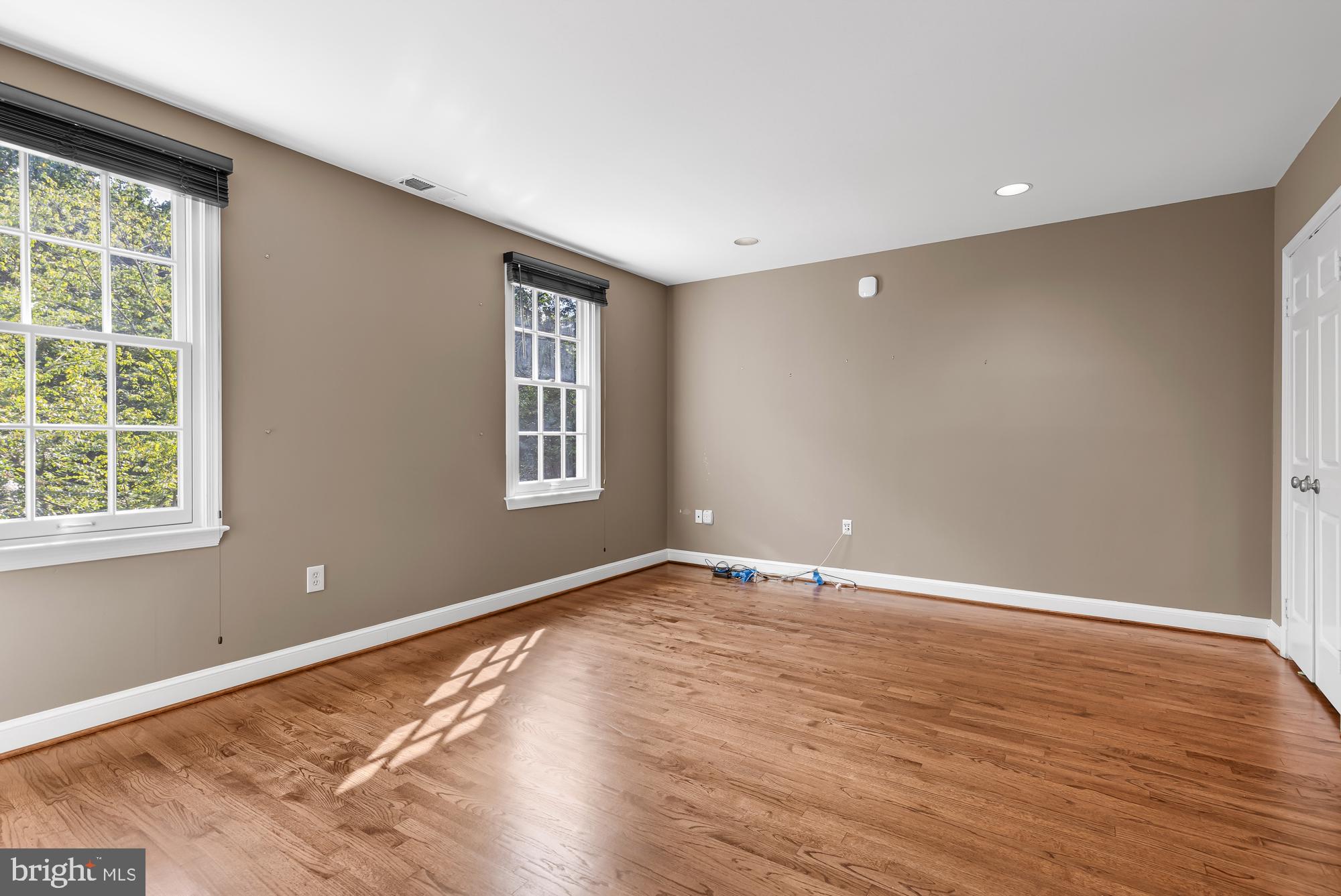 BRADLEY HILLS - Residential