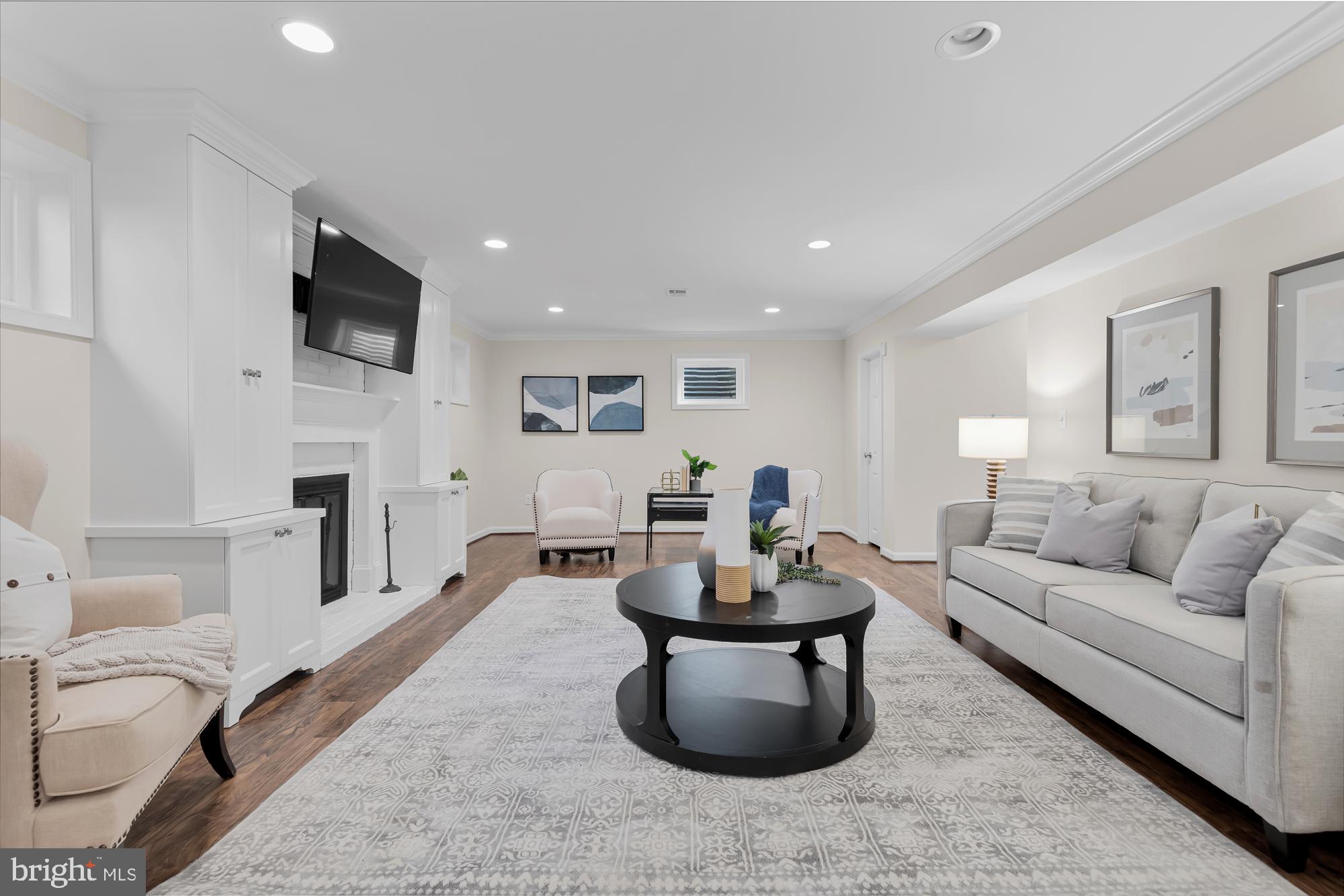 BRADLEY HILLS - Residential