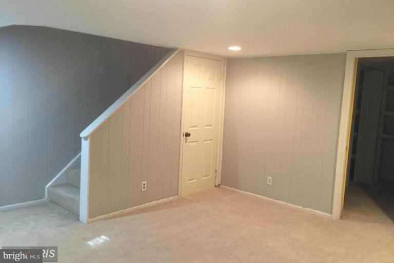 FAIRLINGTON VILLAGES - Residential Lease