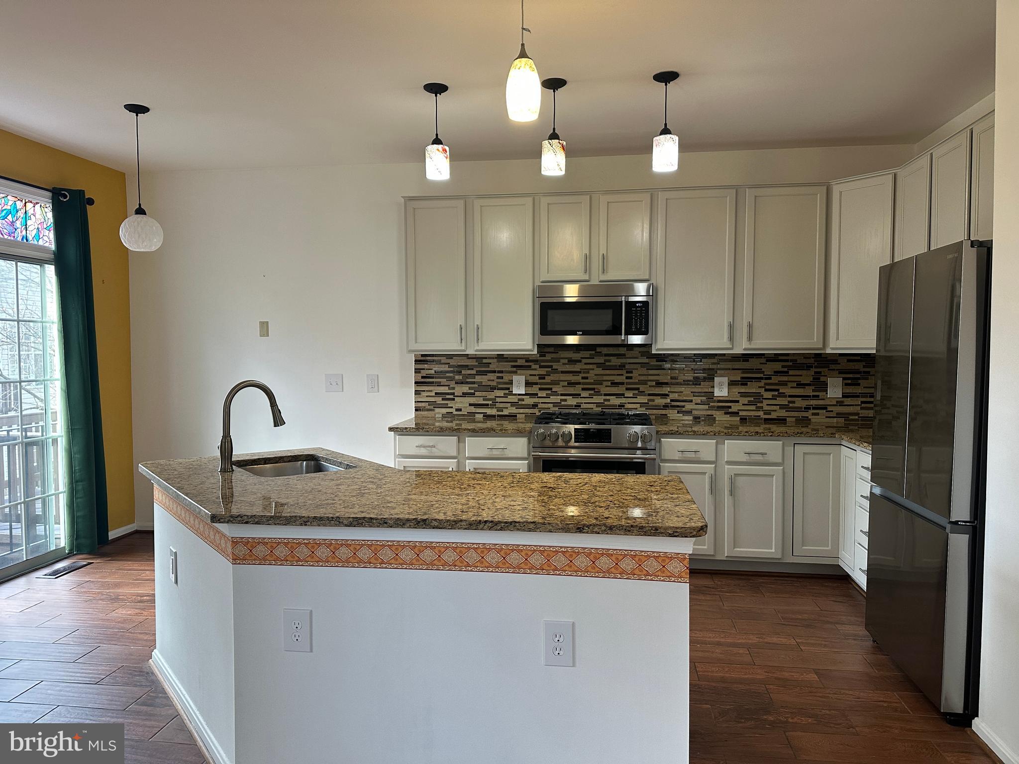 GREAT FALLS CHASE - Residential