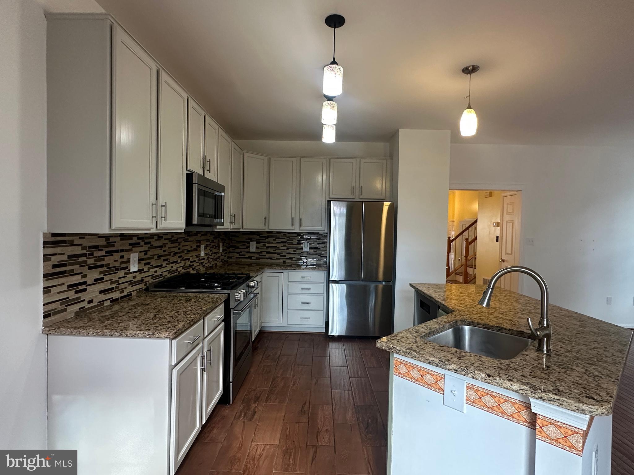 GREAT FALLS CHASE - Residential