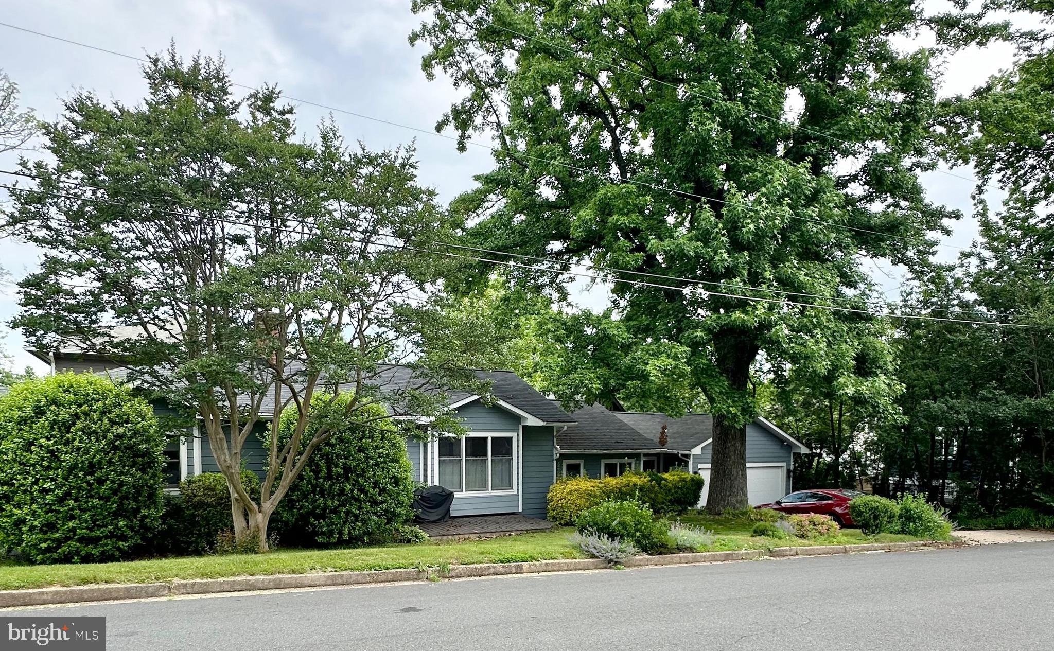 FALLS CHURCH PARK - Residential Lease