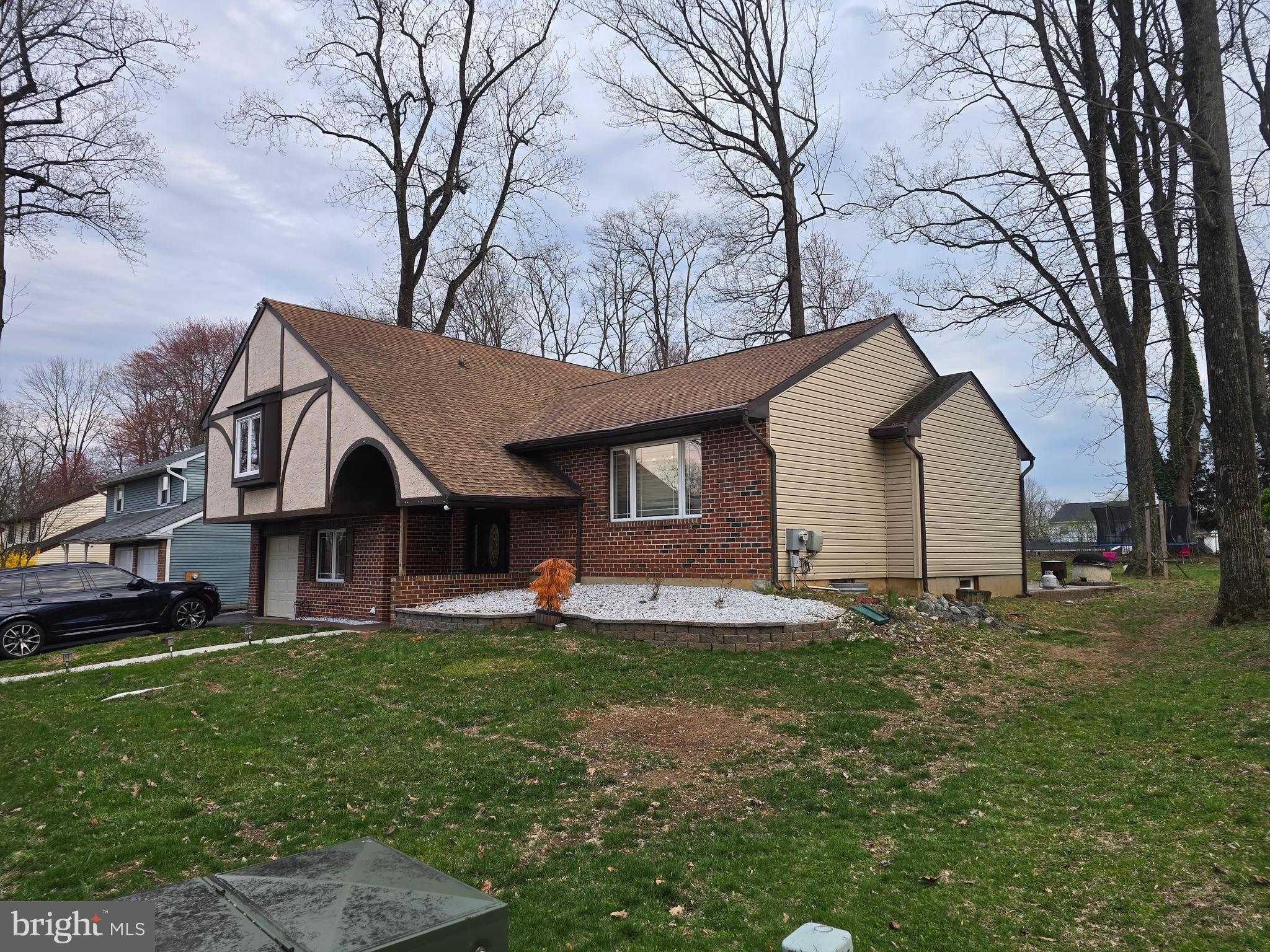 WOODLYN CROSSING - Residential