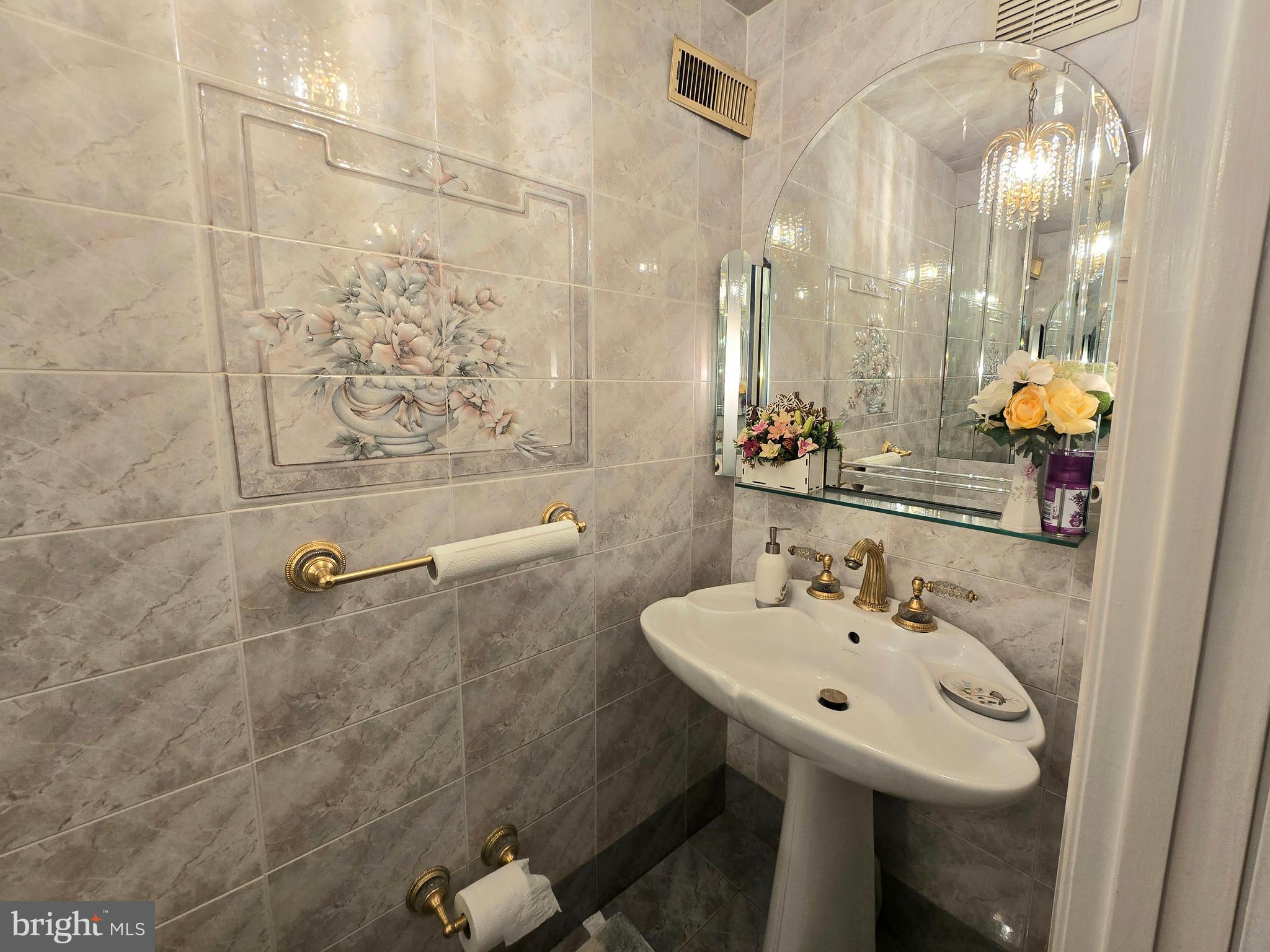 WOODLYN CROSSING - Residential