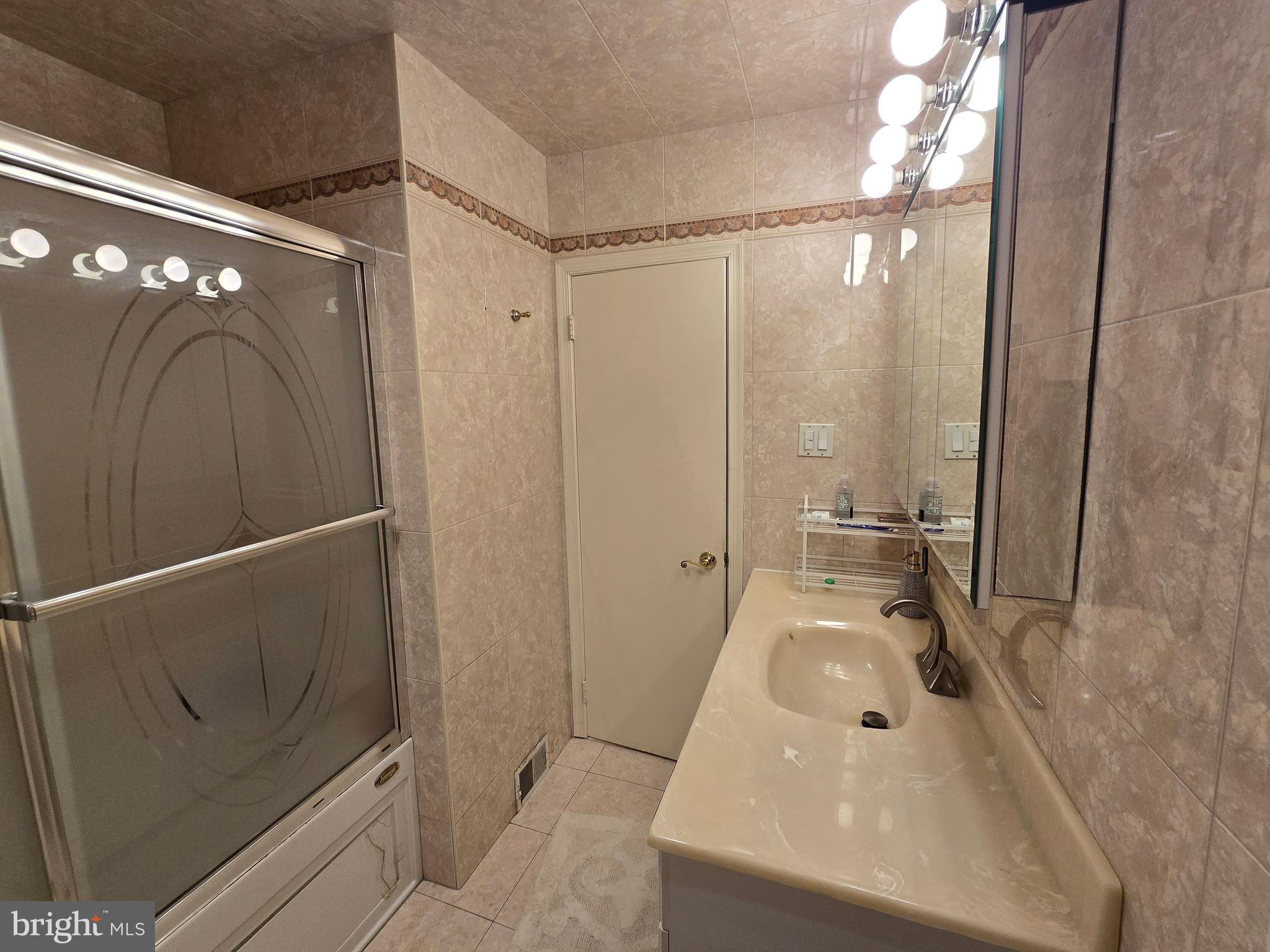 WOODLYN CROSSING - Residential