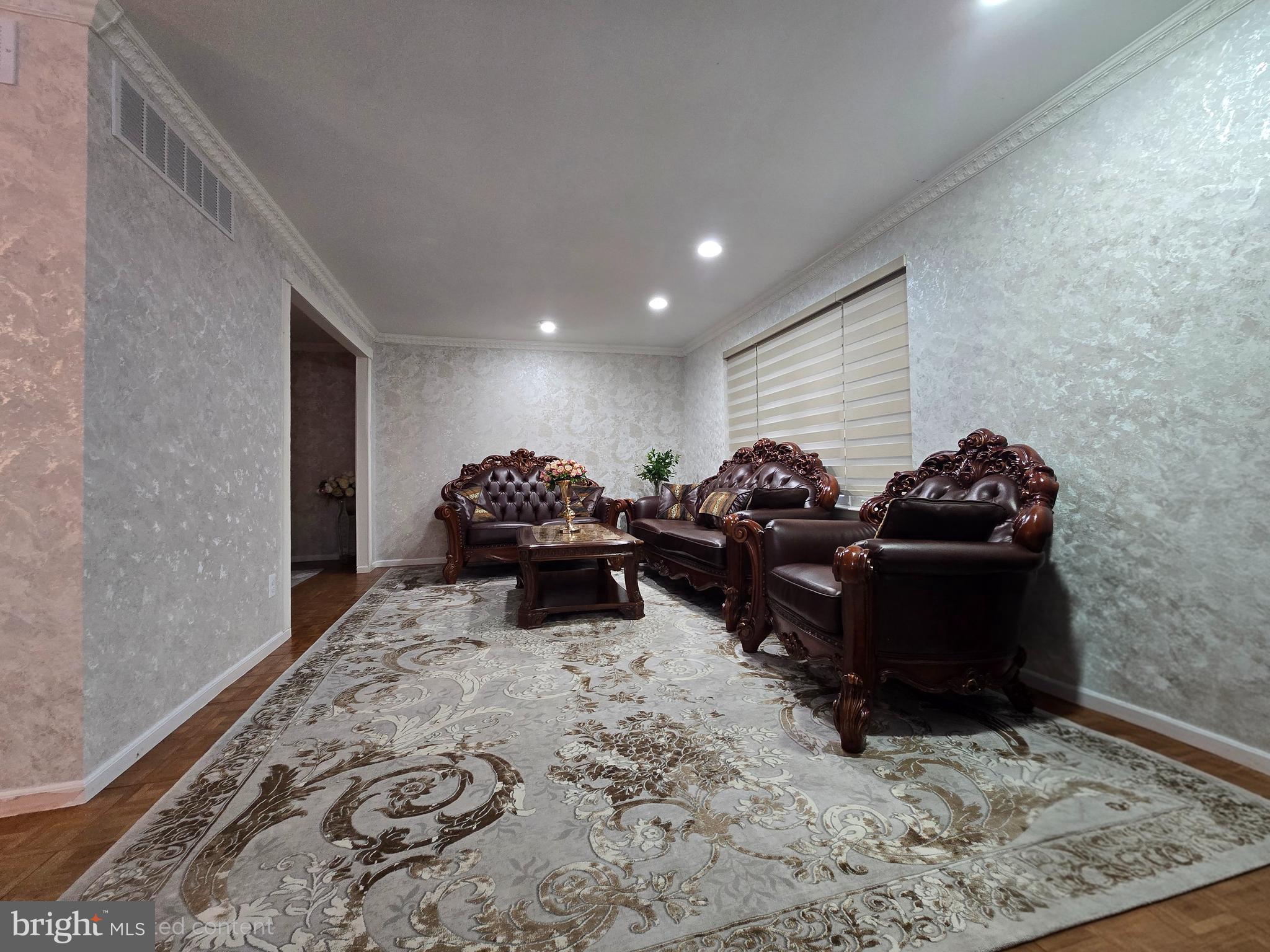 WOODLYN CROSSING - Residential