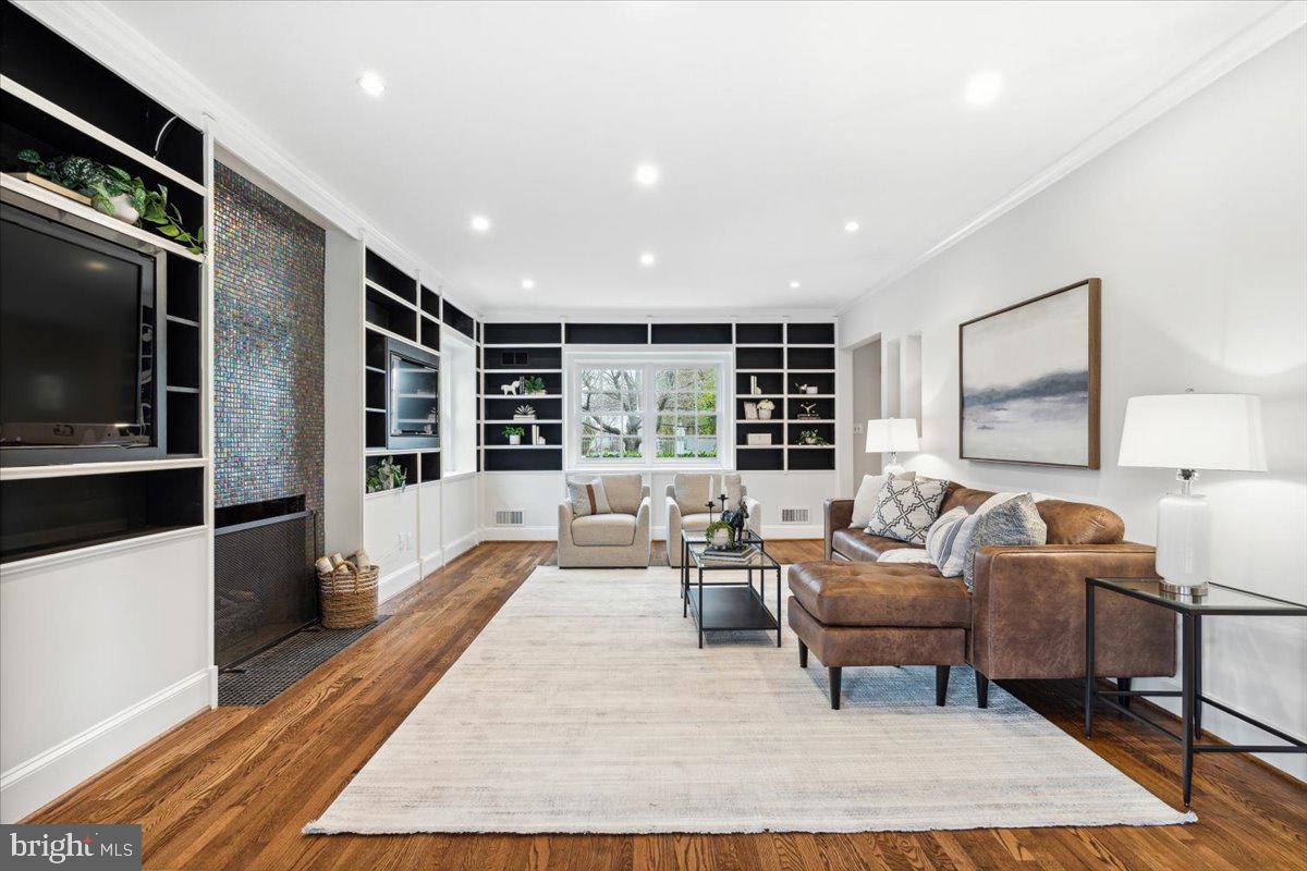 BAKER PARK - Residential