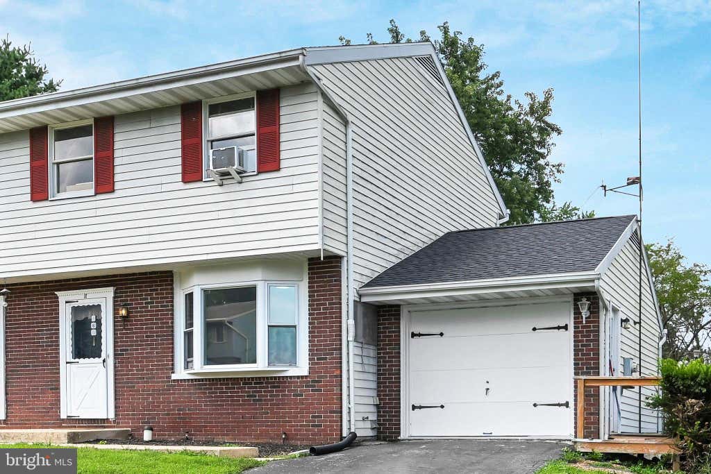 Photo of 11 Clarendon Drive, LANCASTER, PA 17603 (MLS # PALA2093946)