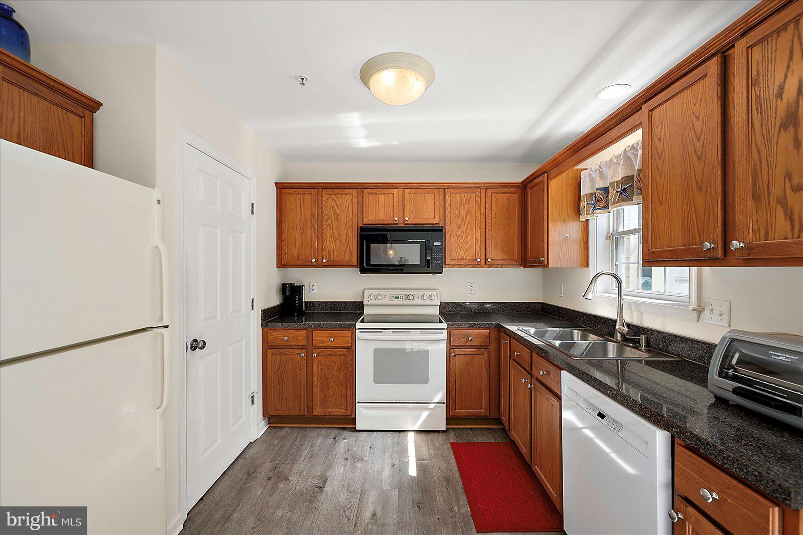 STONE GATE - Residential