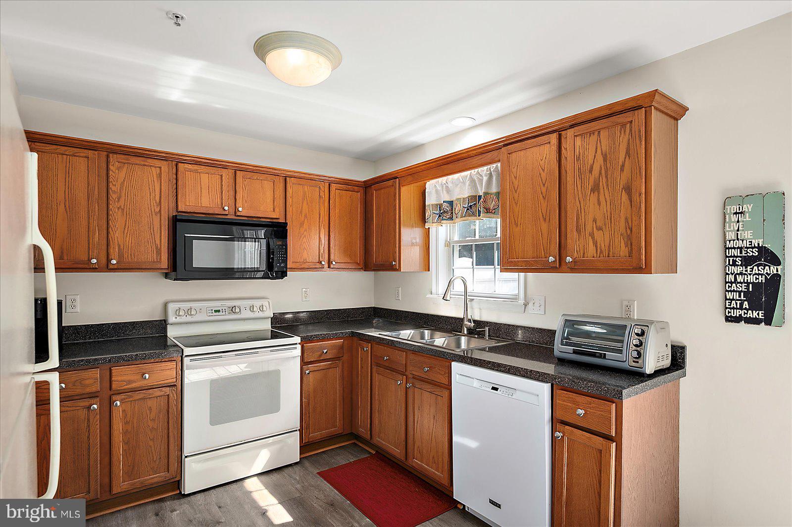 STONE GATE - Residential