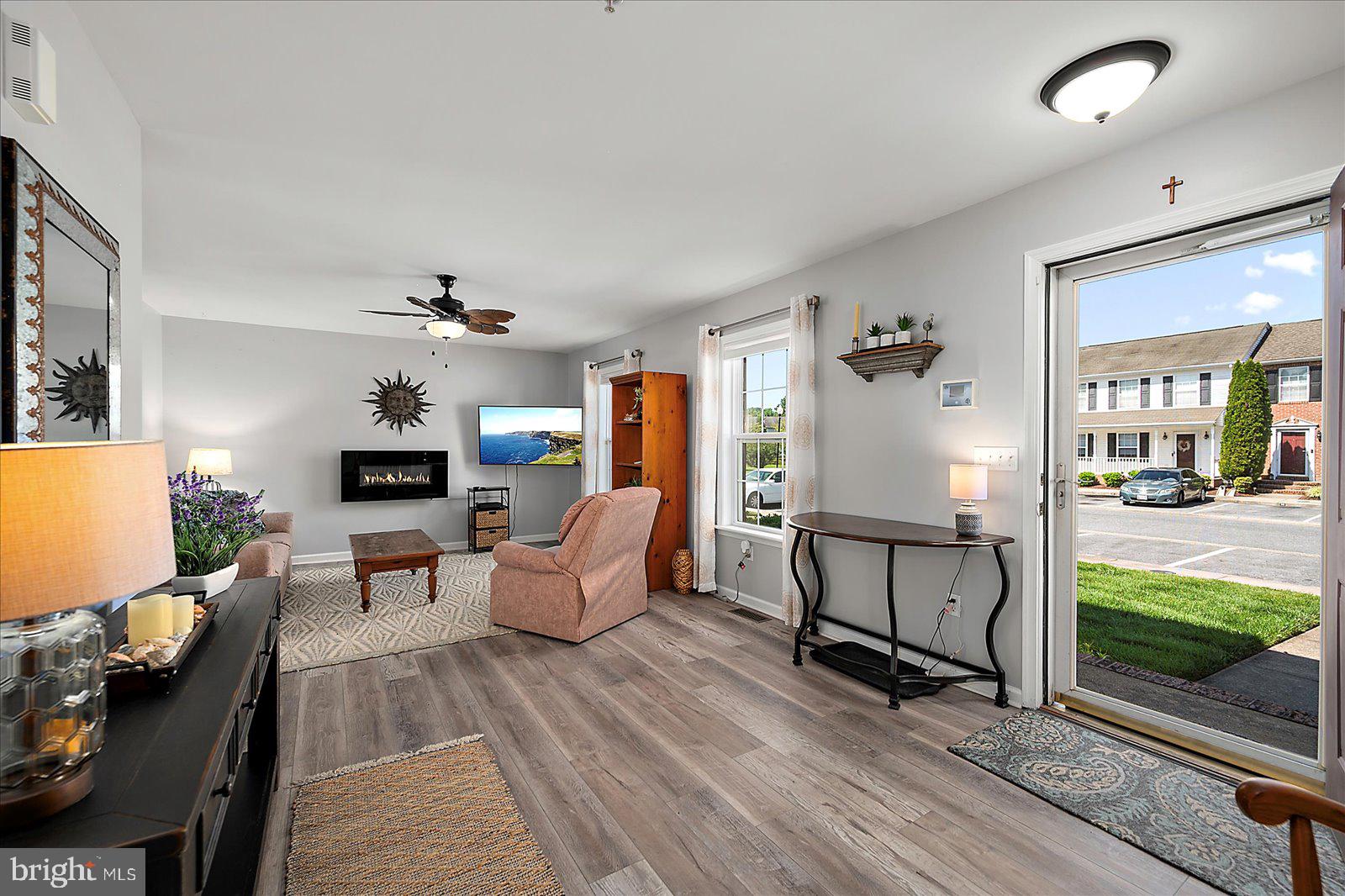 1027 ZIRCON COURT