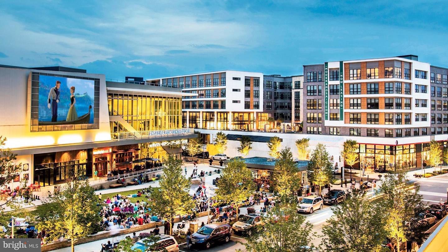 BLUFFS OF WOLF TRAP - Residential