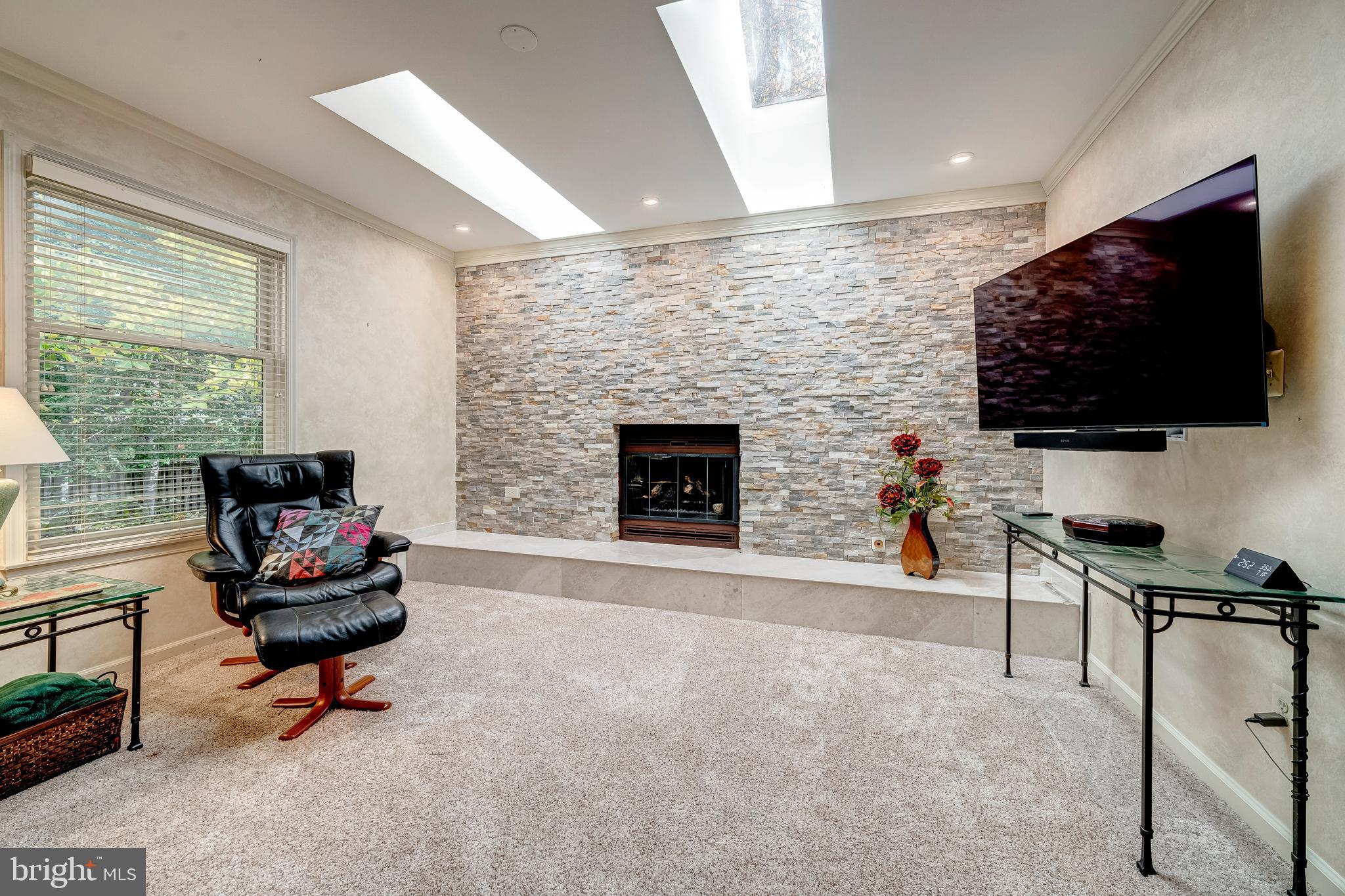 BLUFFS OF WOLF TRAP - Residential