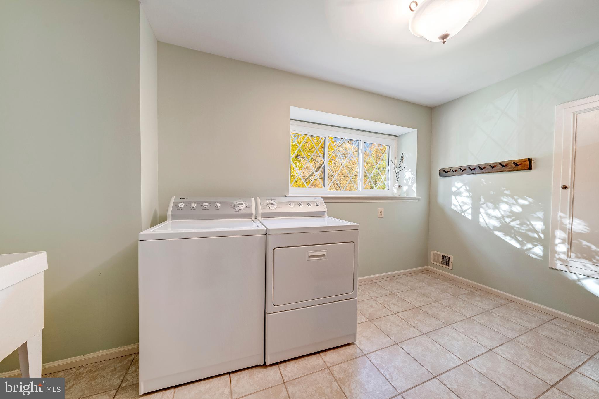 BLUFFS OF WOLF TRAP - Residential