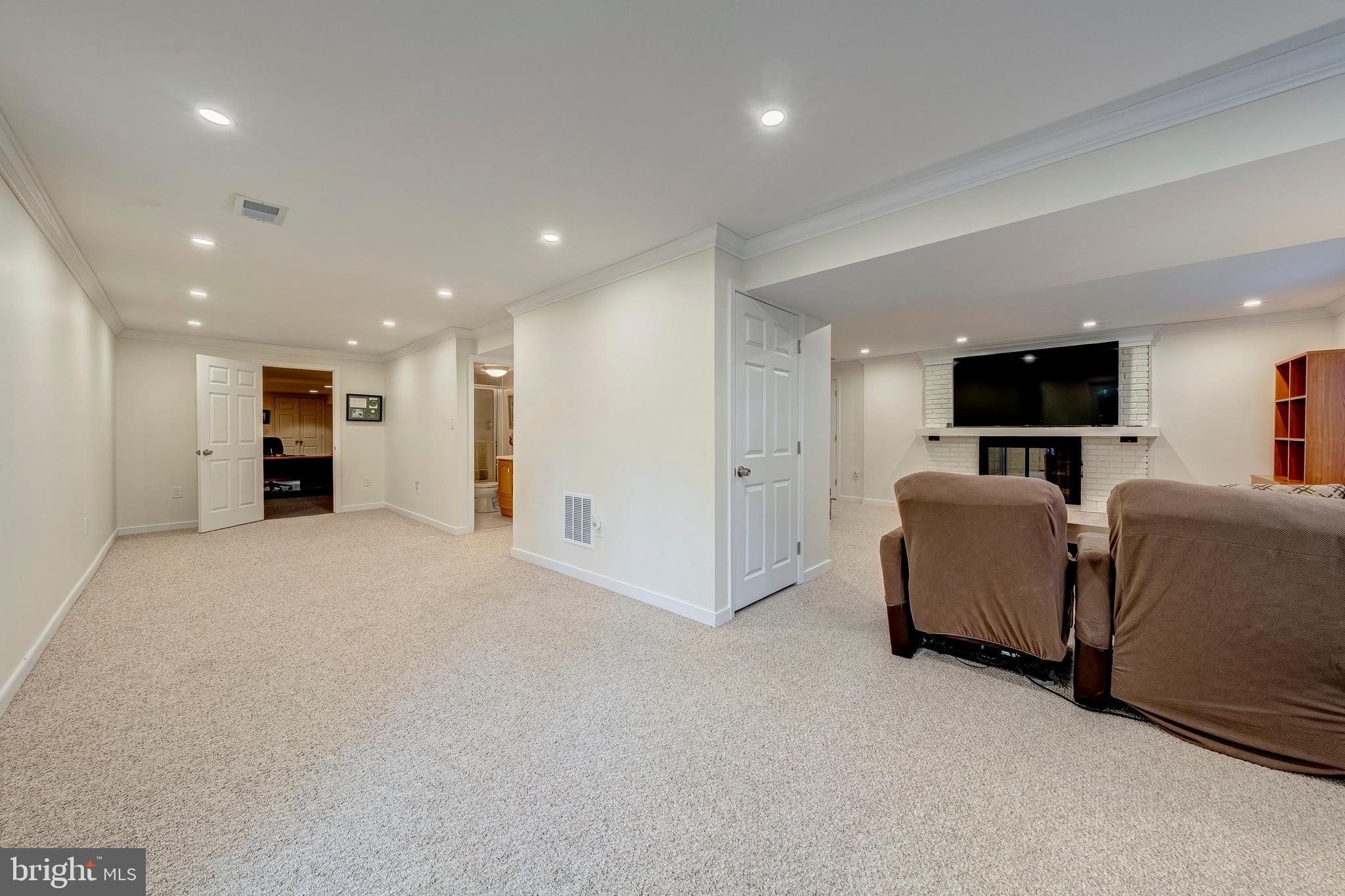 BLUFFS OF WOLF TRAP - Residential