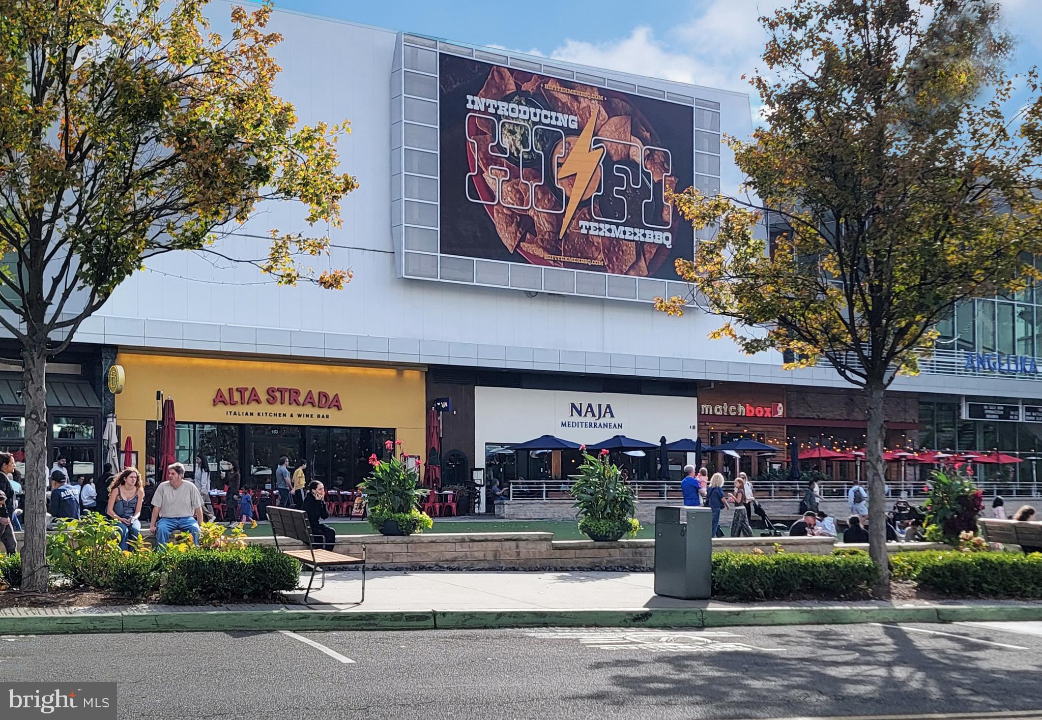 BLUFFS OF WOLF TRAP - Residential