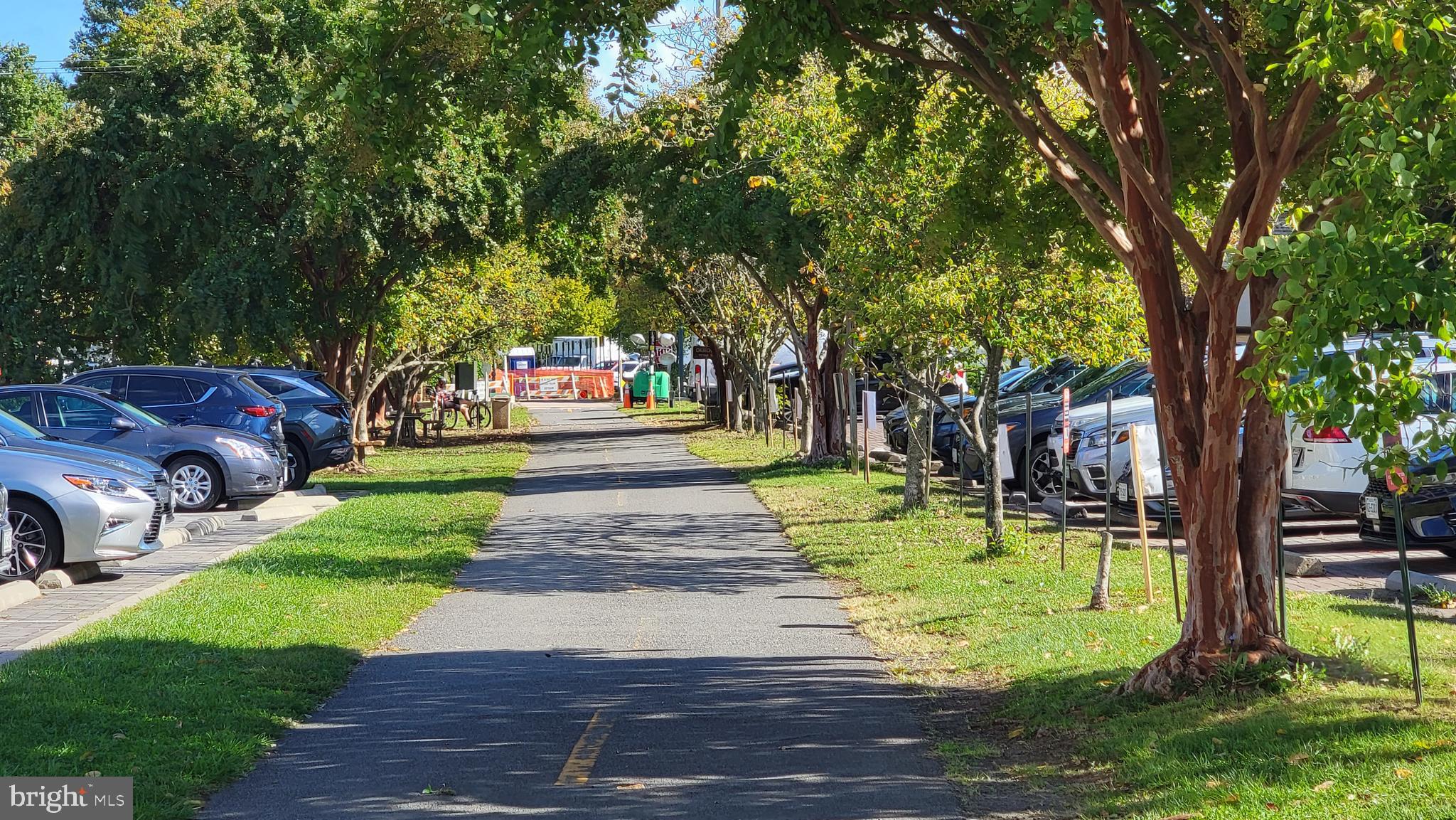 BLUFFS OF WOLF TRAP - Residential