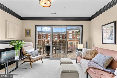 10337 Sager Avenue Unit 304, Fairfax, VA MLS: VAFC2008078