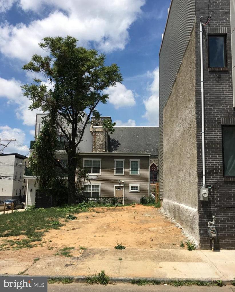 Vacant residential lot in Brewerytown ready for development or simply buy and hold with low carrying costs. Previous structure was demolished with all debris removed a few years ago. Located on a quiet block nearby the Girard Ave commercial corridor, and in the heart of active development in every direction. Solid dimensions being 14 feet wide and 50 feet deep. This is the coveted section of Brewerytown close to the river and south of Berks. Package opportunity as well with 1442 N Hollywood.