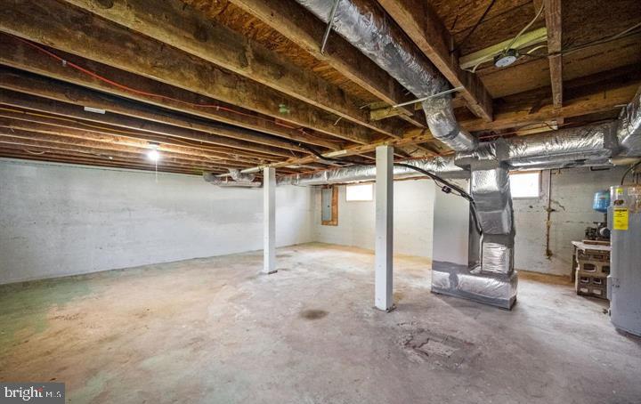 112 HOYT STREET