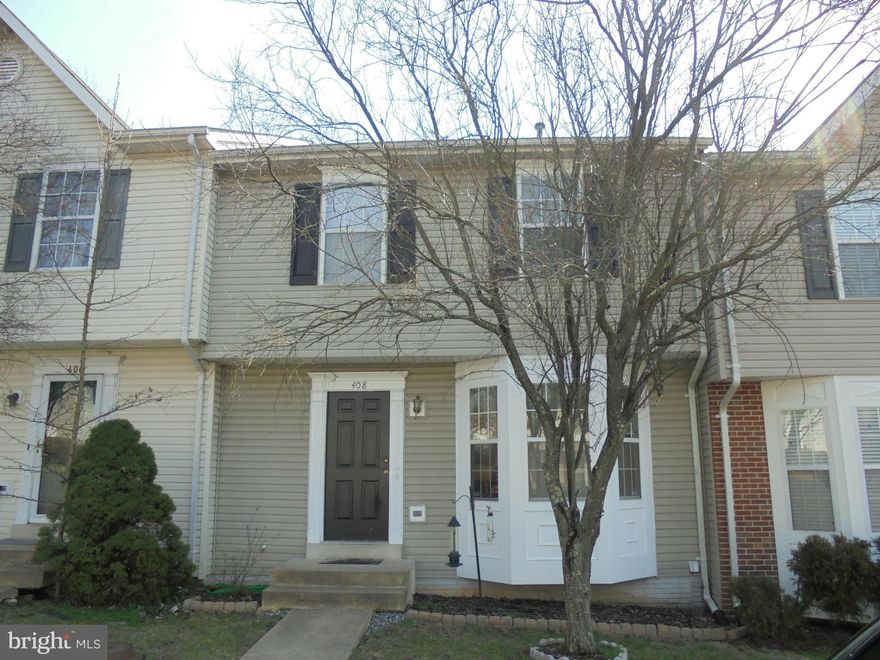 Great 3 Level, 3 bedroom and 3 1/2 bathrooms townhouse close to Quantico. Open yet traditional floor plan. Washer dryer hook up. Fully equip kitchen with table space. Finished basement. Deck off main level. Fenced rear yard. Lots of room to enjoy life in this home.