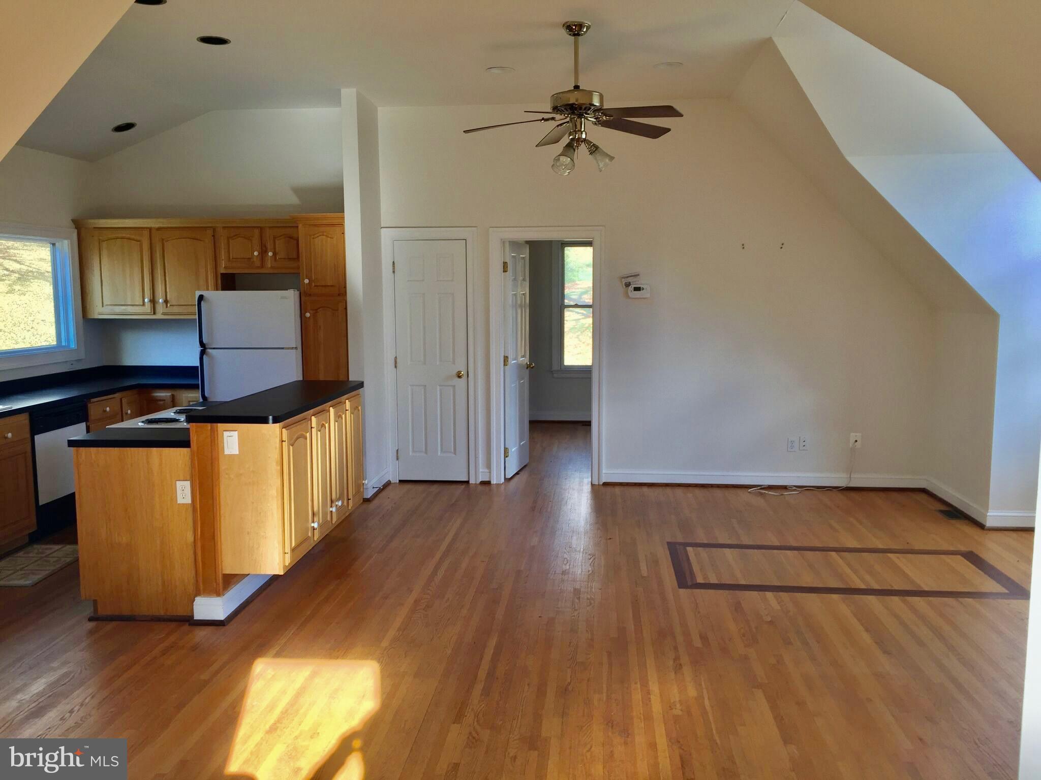 9078 KNOLL RUN LANE